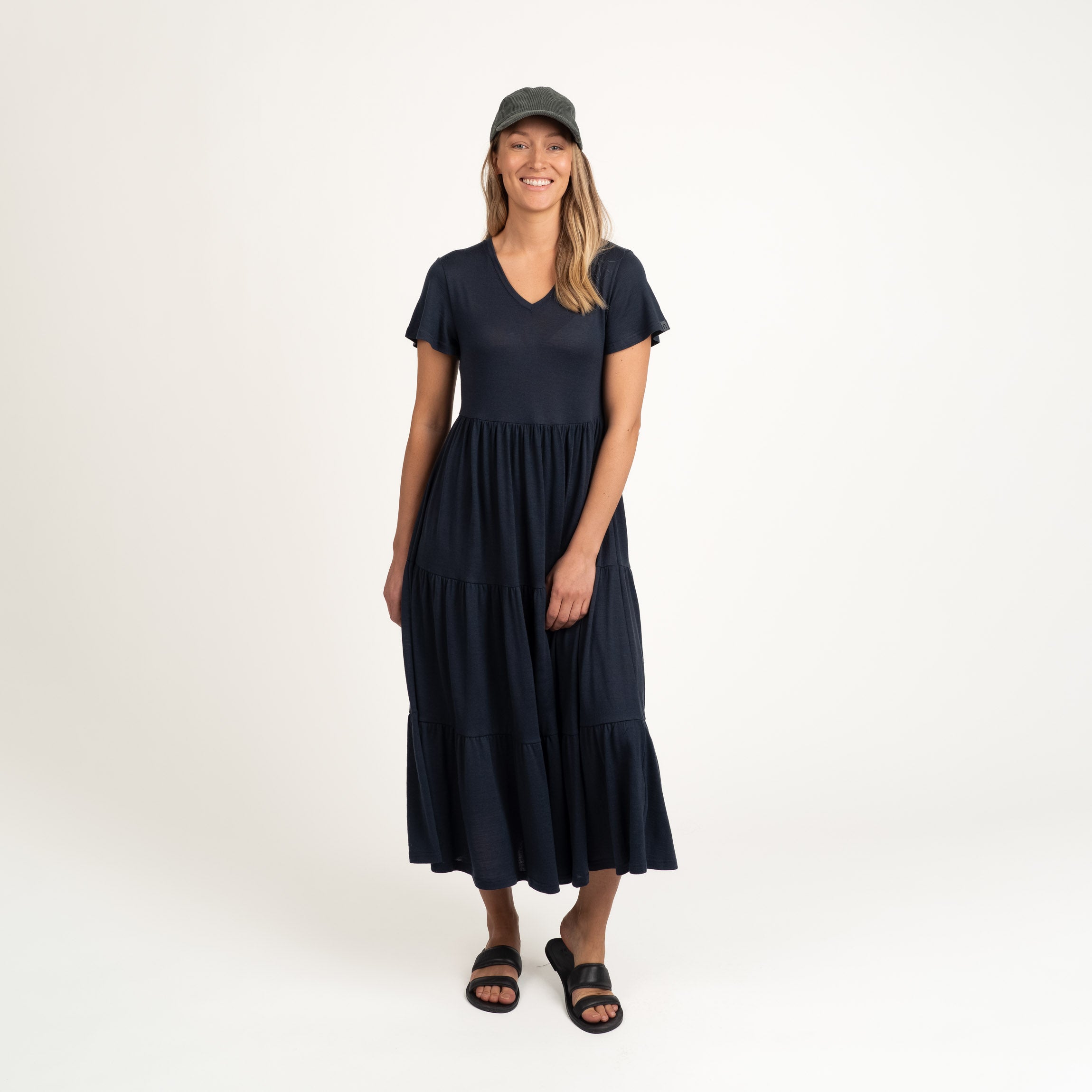 The model is 174 cm and wears size S.