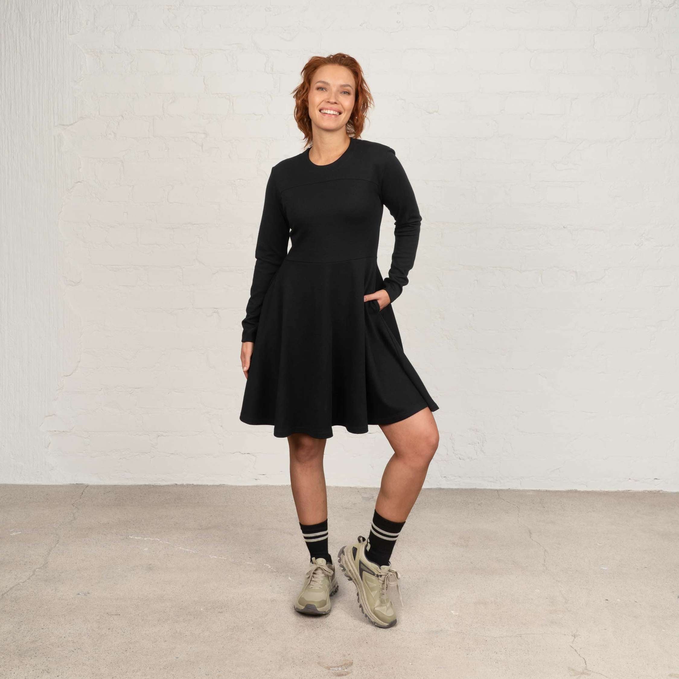 The model is 173 cm and wears size S.