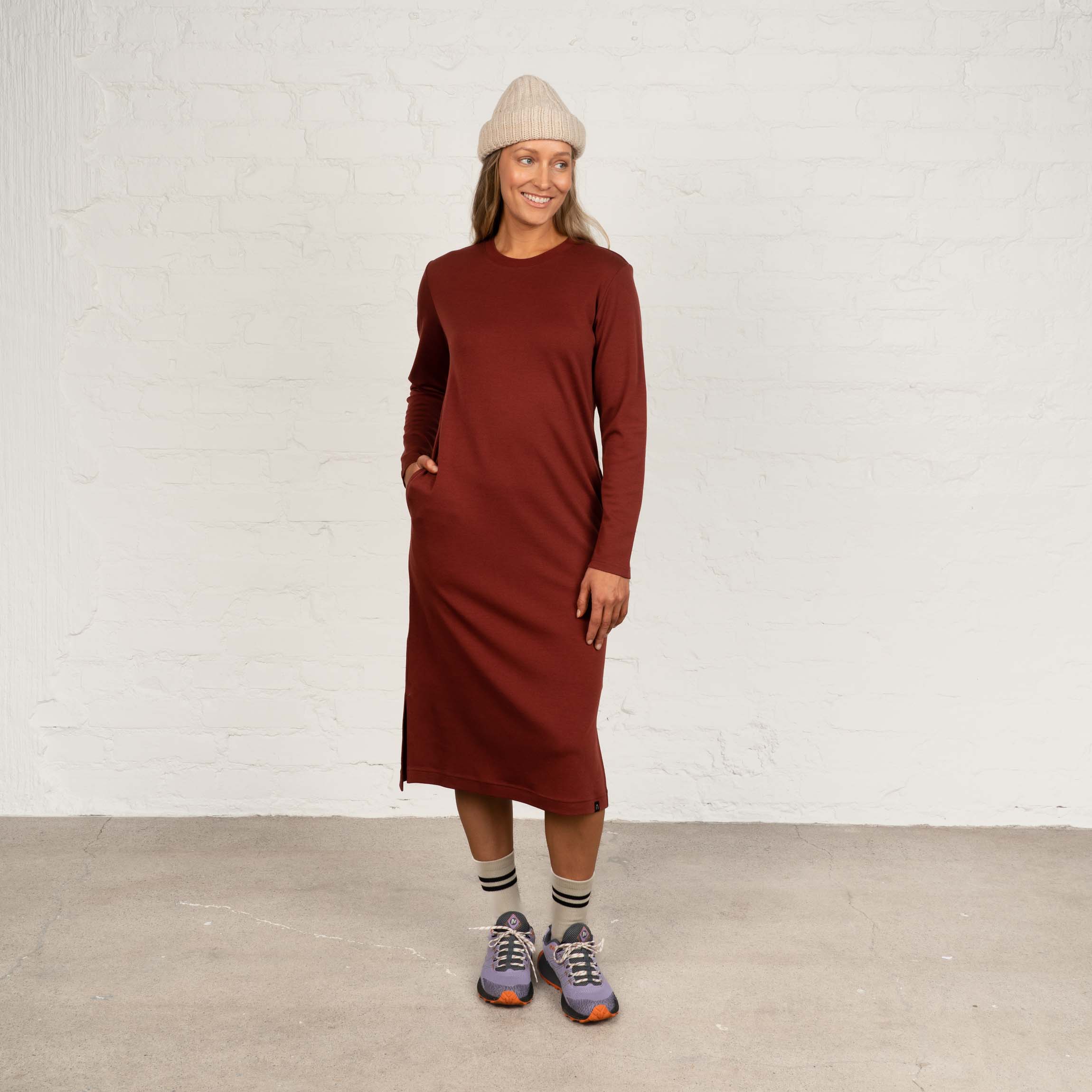 The model is 174 cm and wears size S.