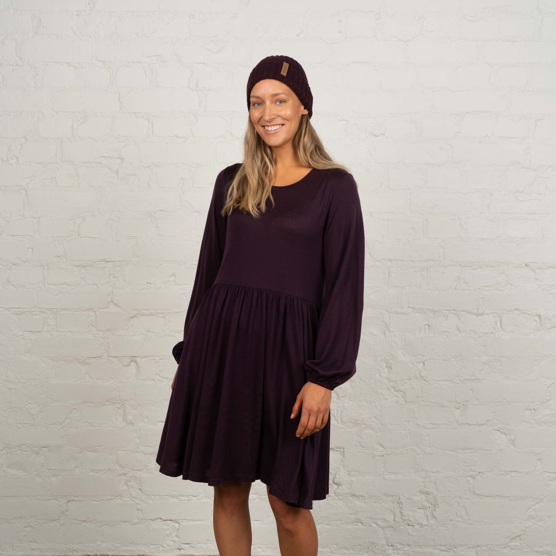 The model is 174 cm and wears size S.