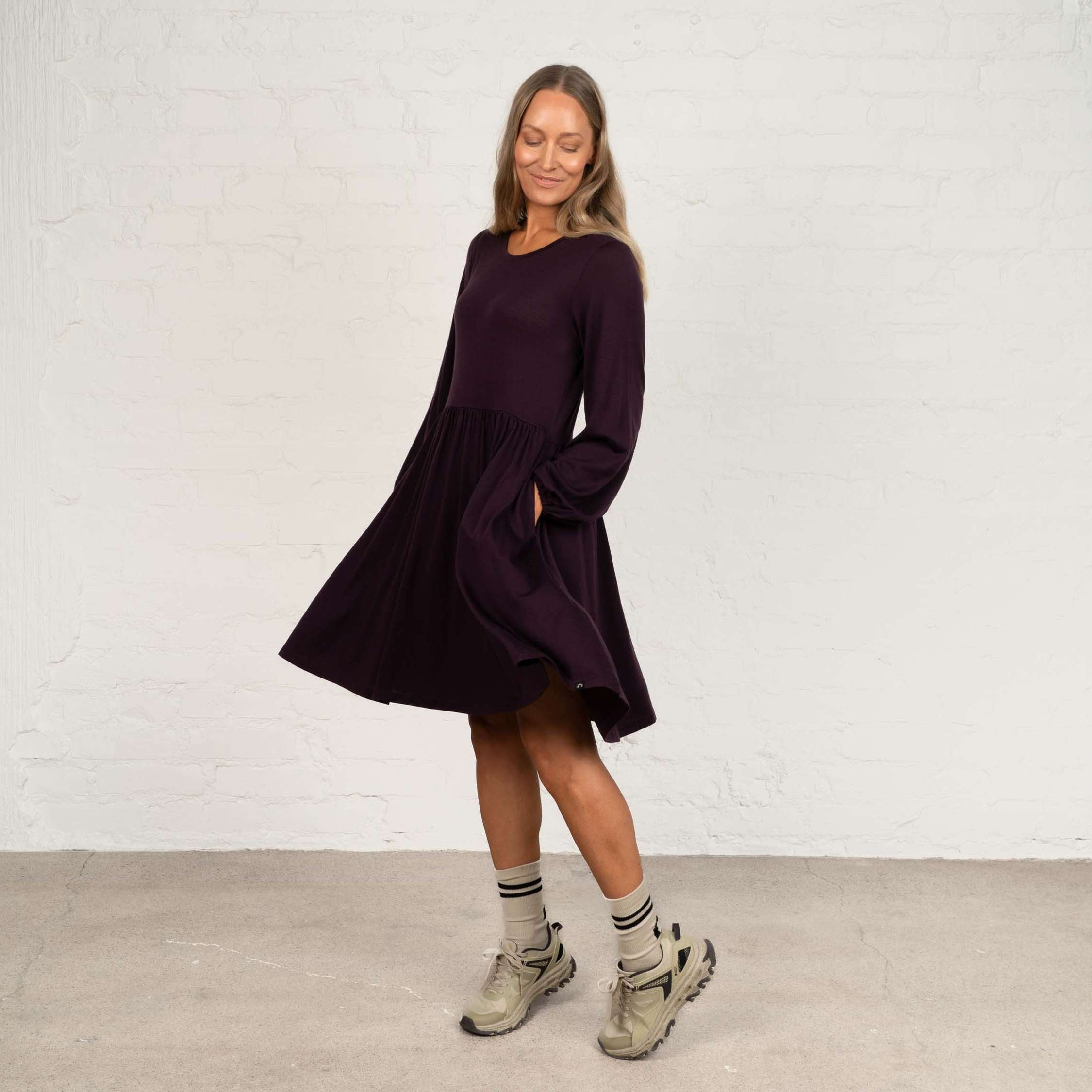 The model is 174 cm and wears size S.