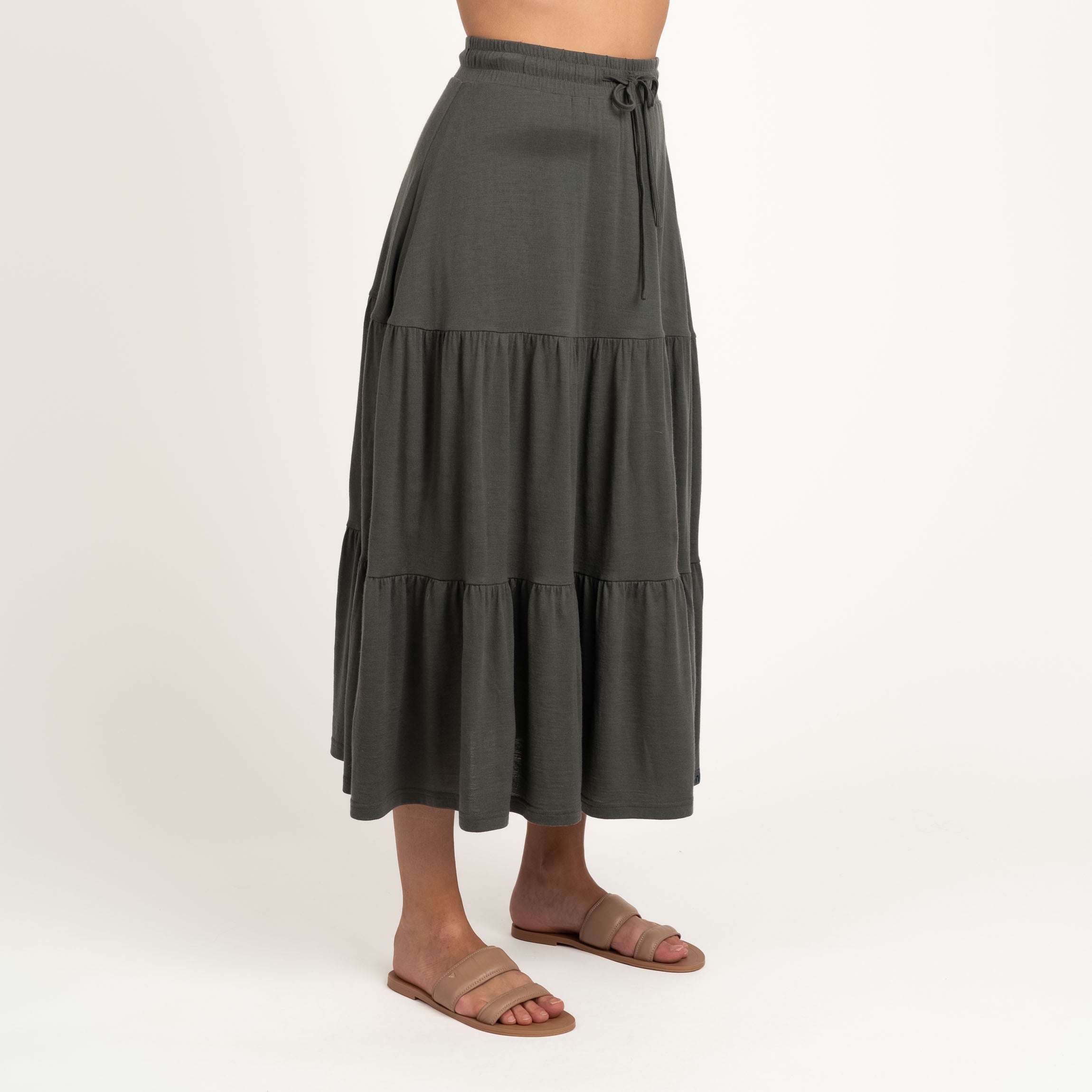 The model is 174 cm and wears size S.