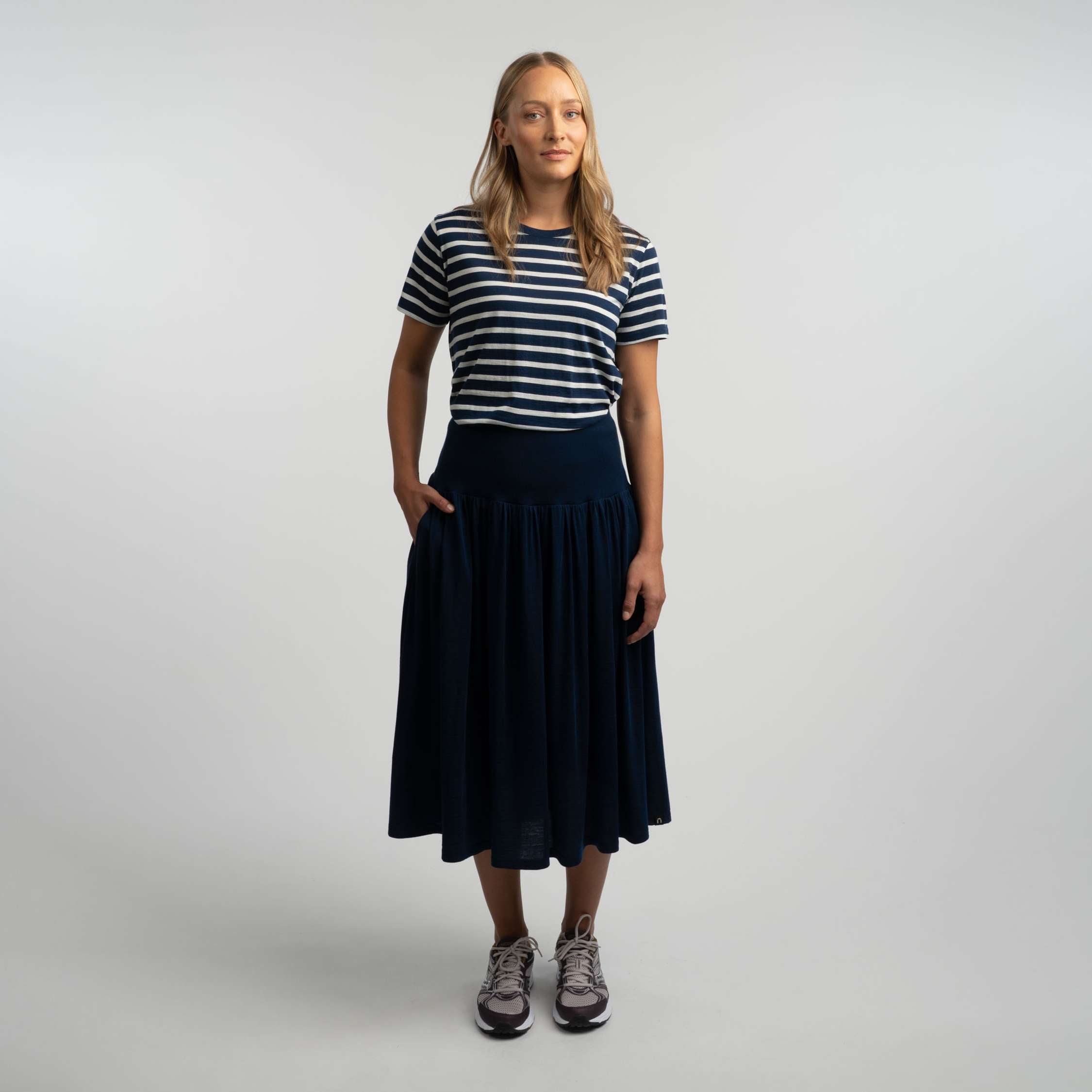 Jupe en mérinos Laila W - myrtille foncé