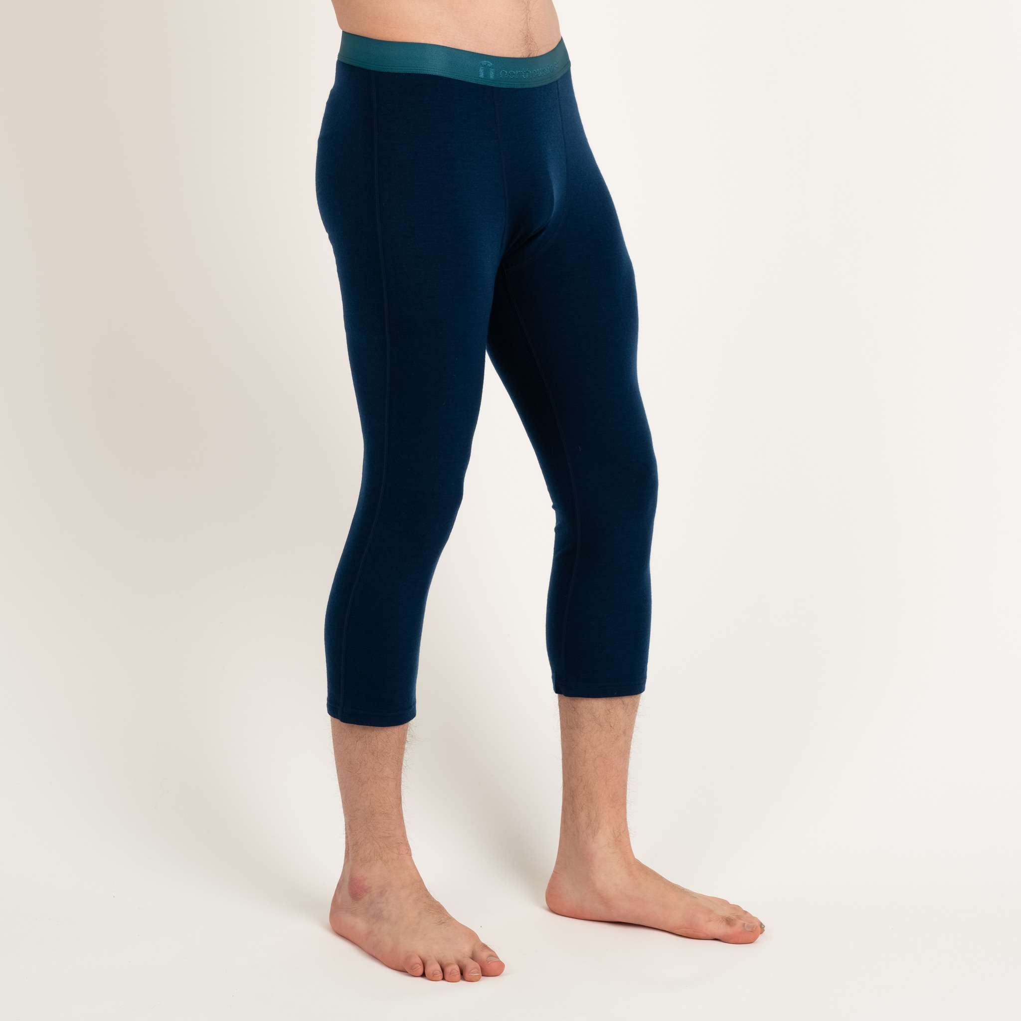 The model is 186 cm and wears size M.