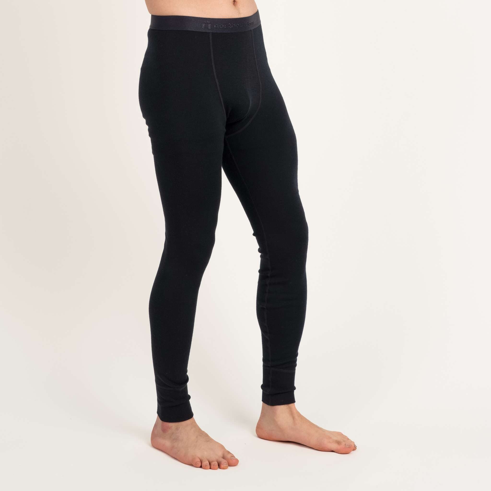 The model is 186 cm and wears size M.