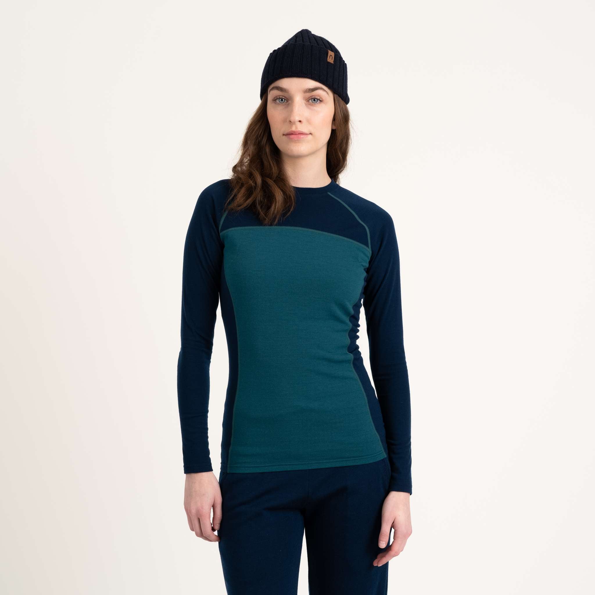 The model is 175 cm and wears size S.