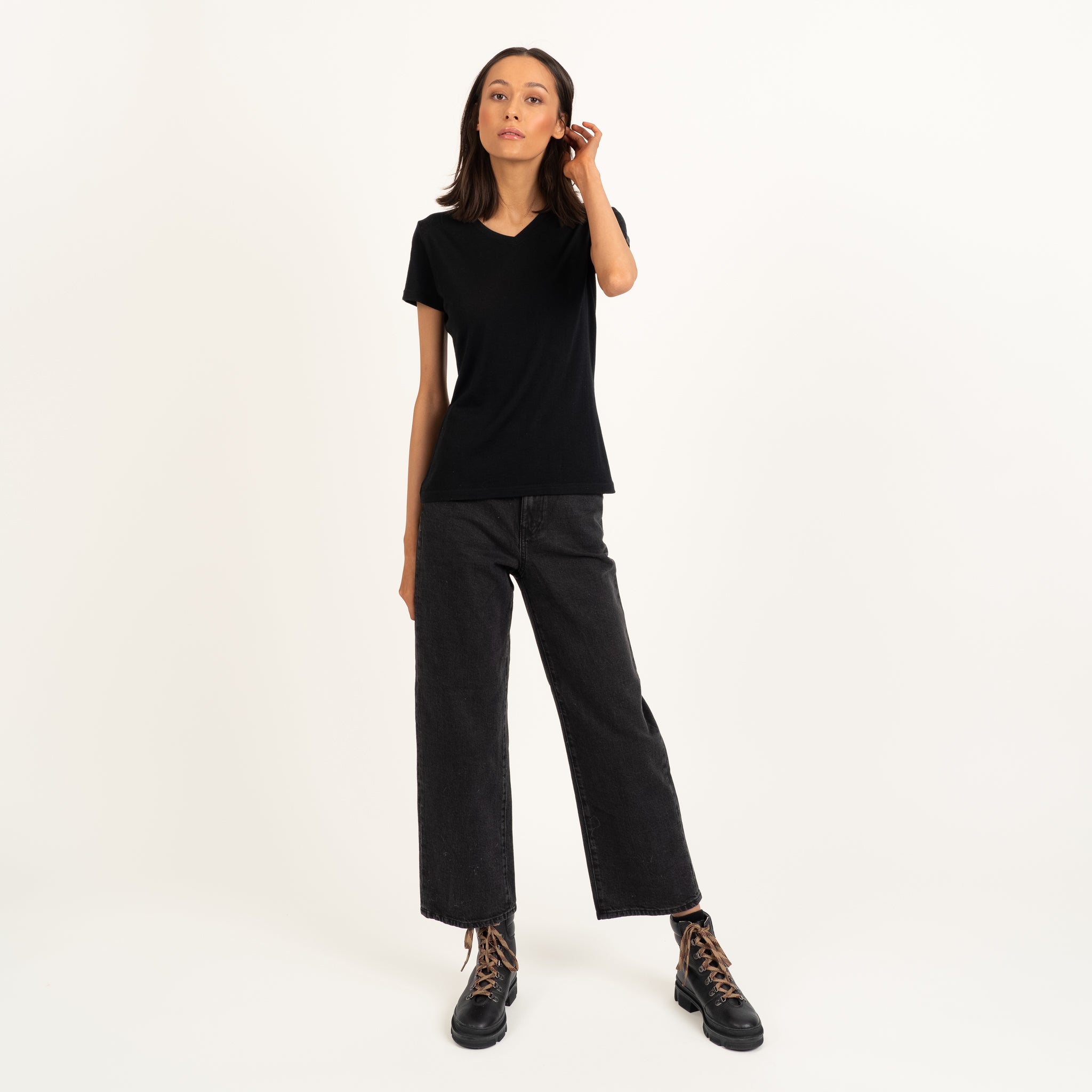 The model is 180 cm and wears size S.