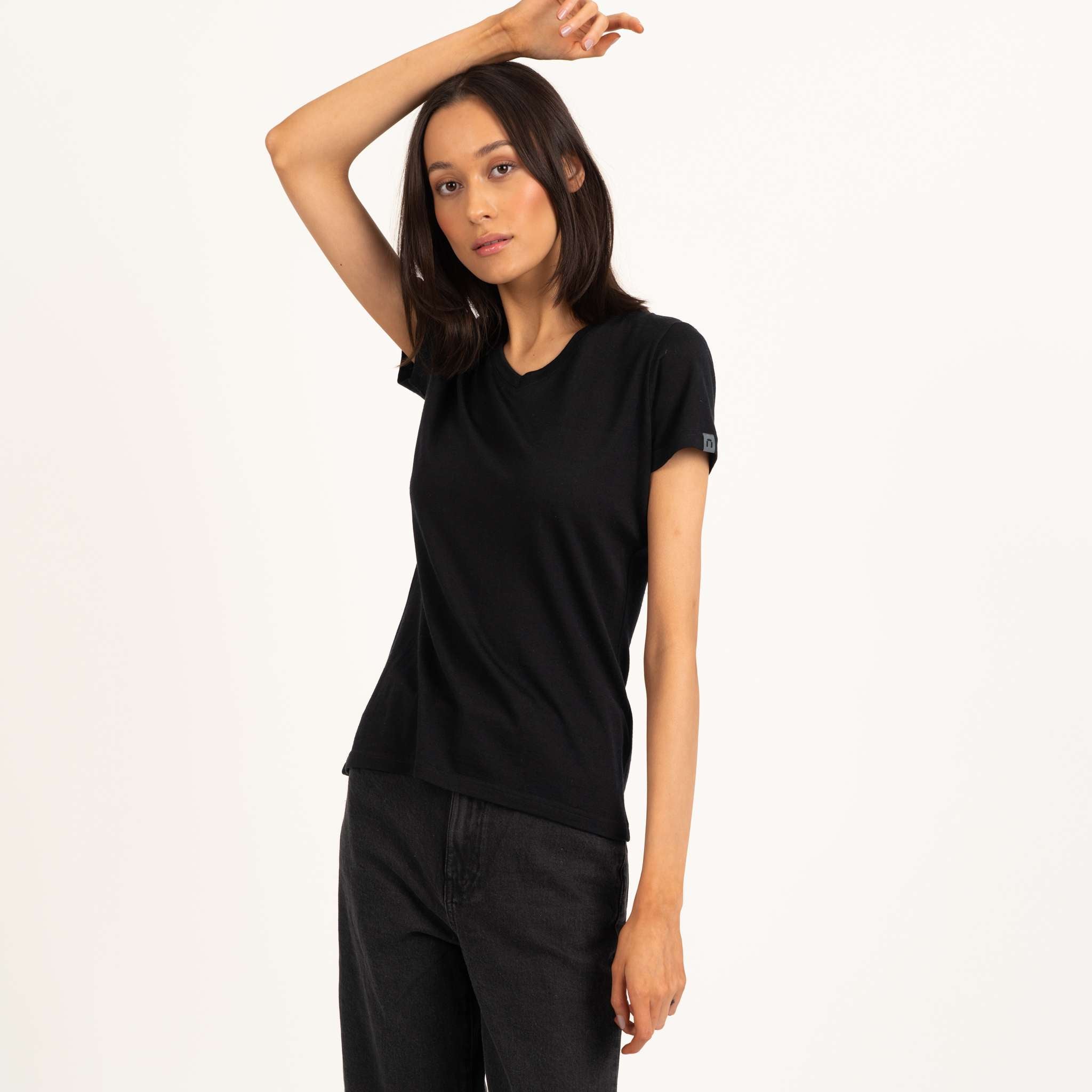 The model is 180 cm and wears size S.