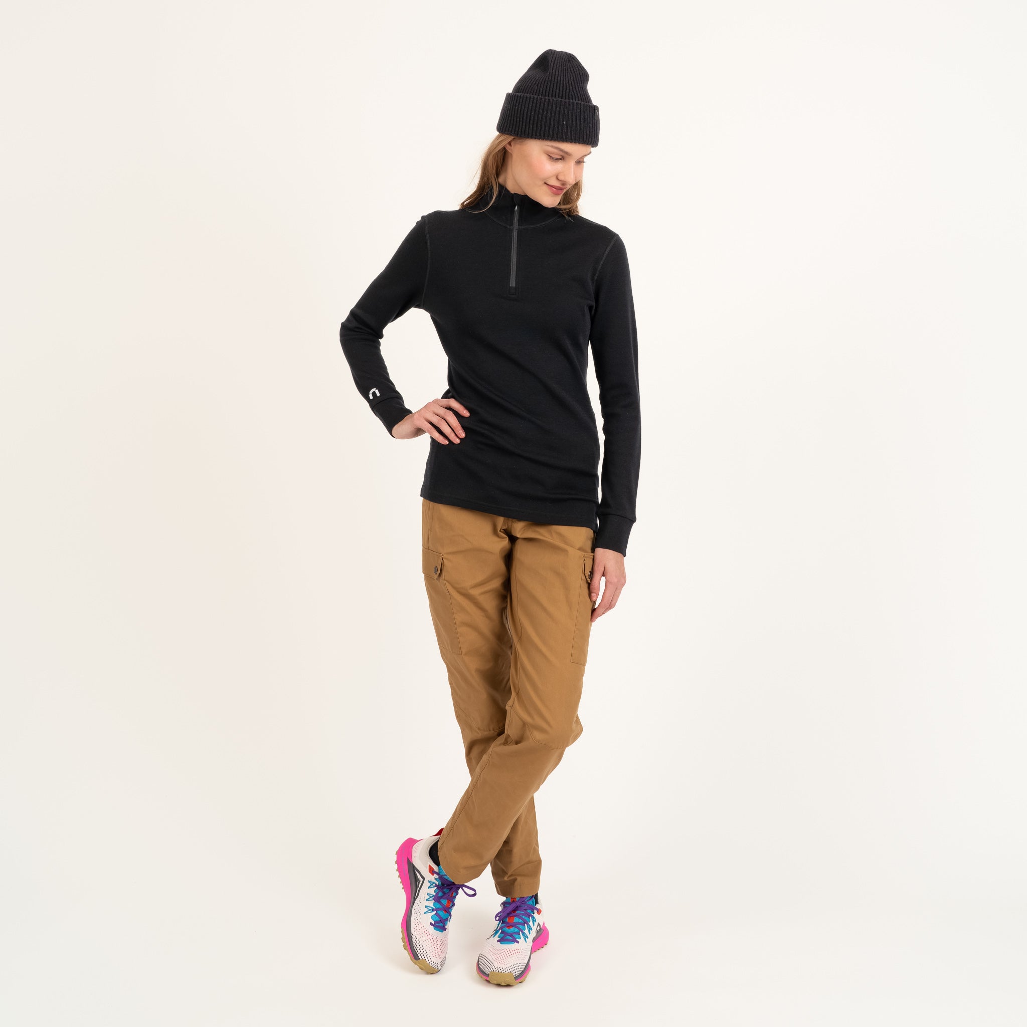 The model is 175 cm and wears size S.