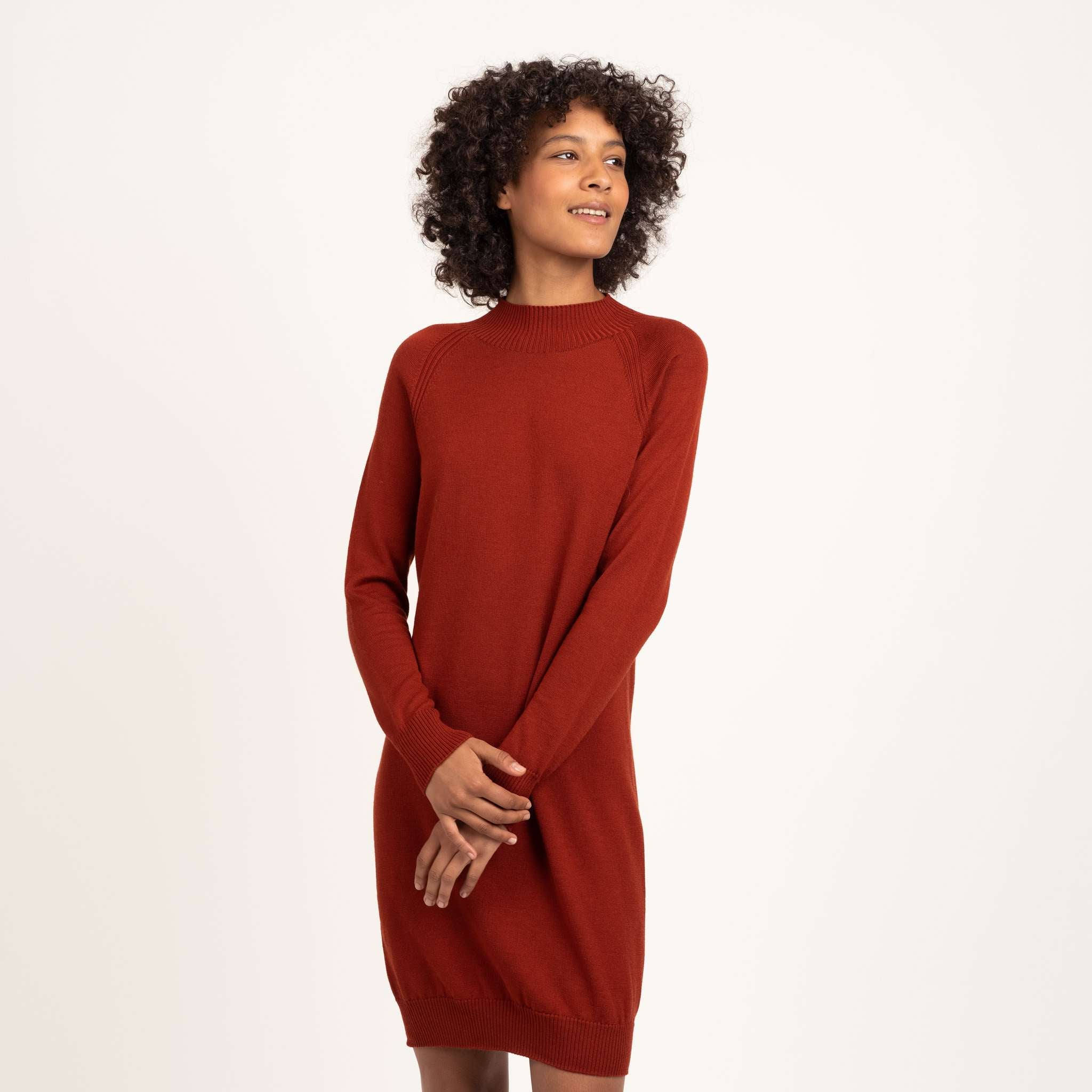 The model is 180 cm and wears size S.