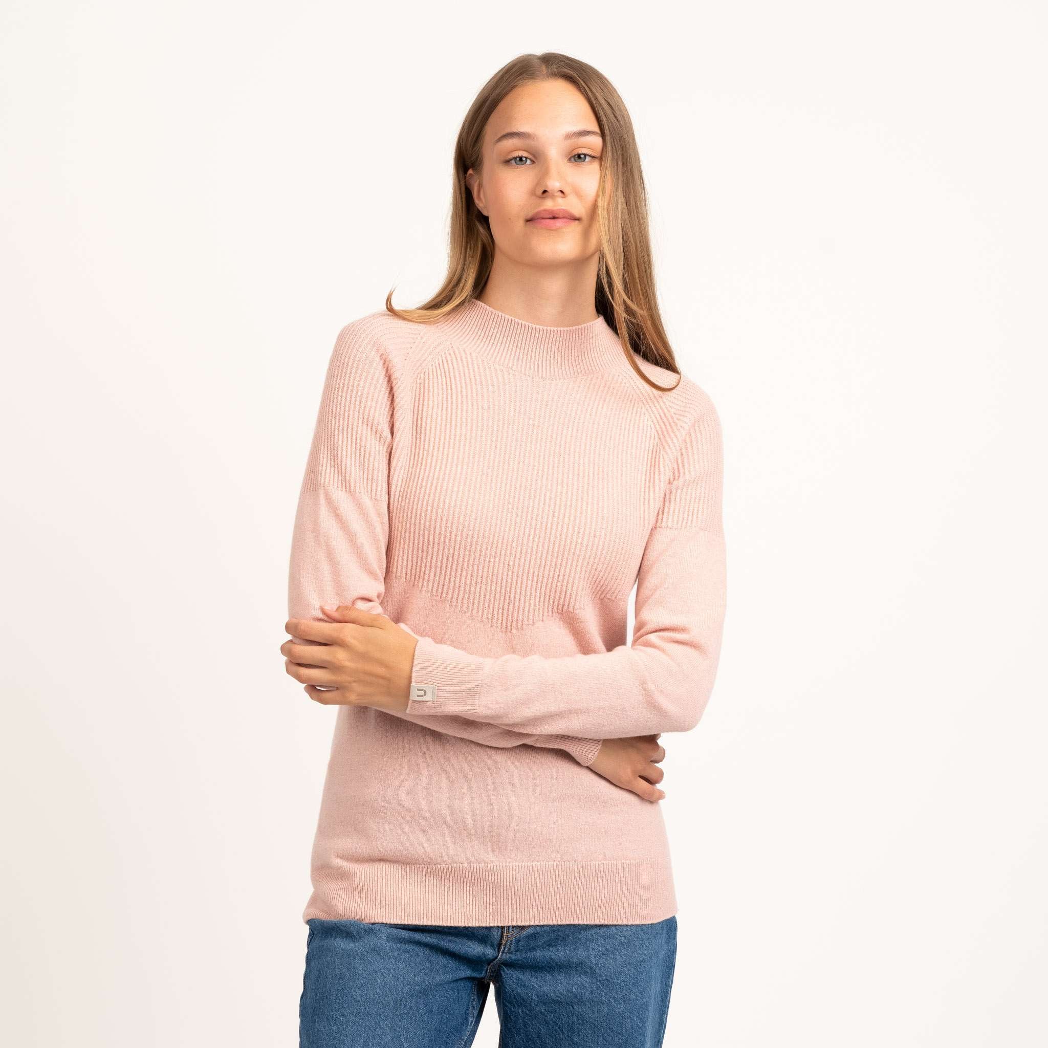 The model is 175 cm and wears size S.