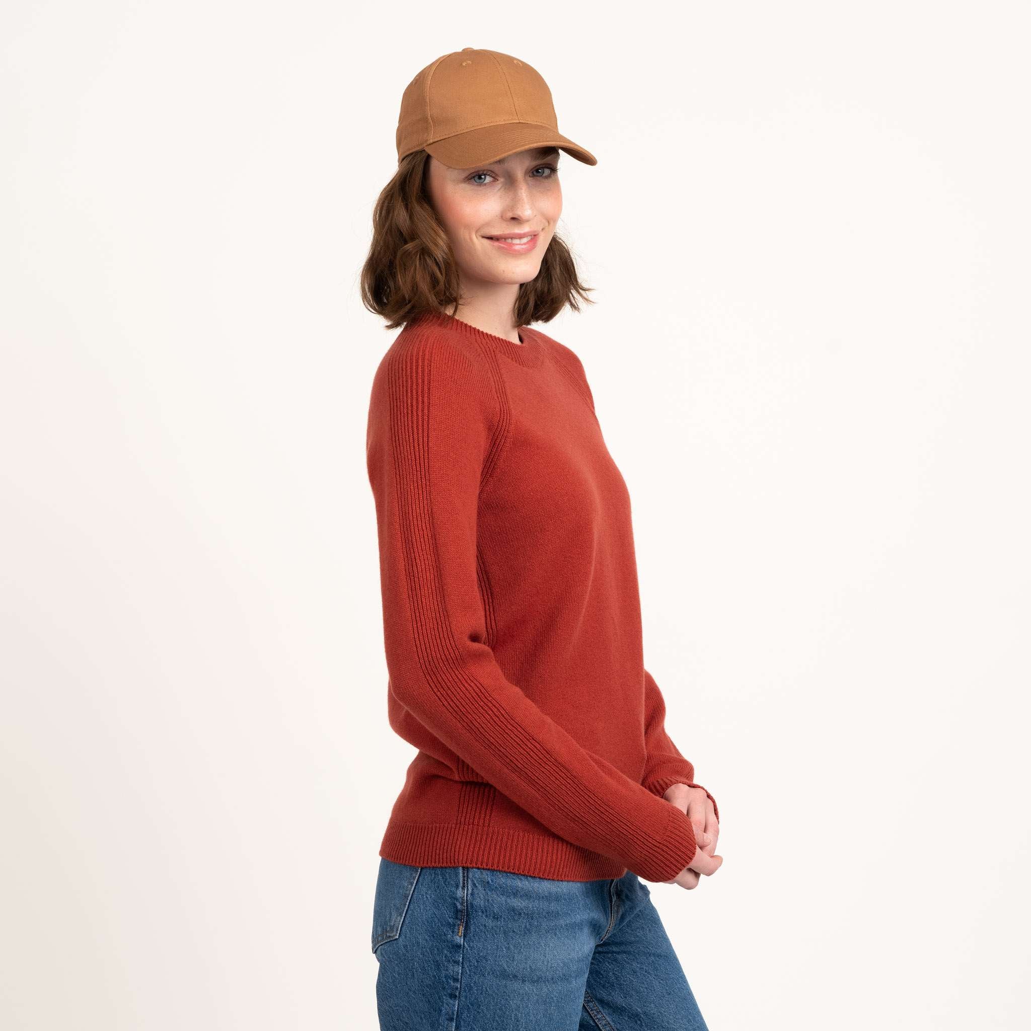 The model is 175 cm and wears size S.