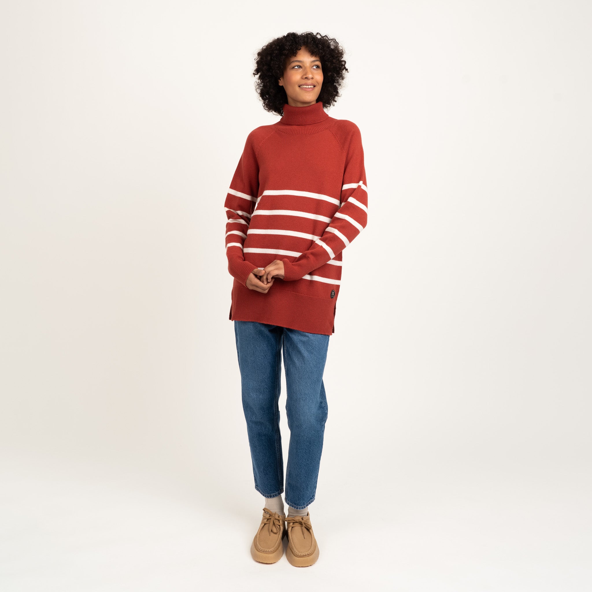 The model is 180 cm and wears size S.