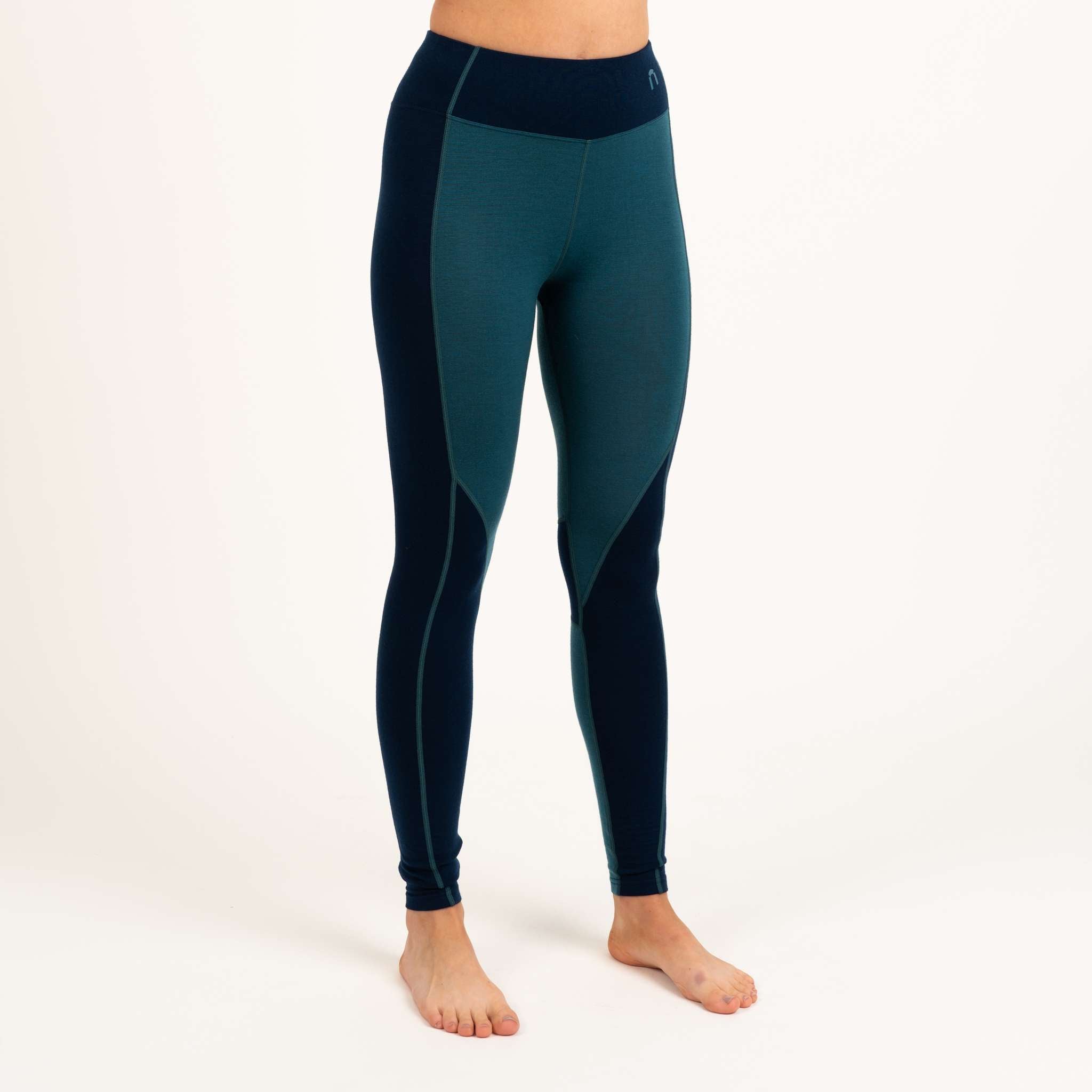 The model is 176 cm and wears size S