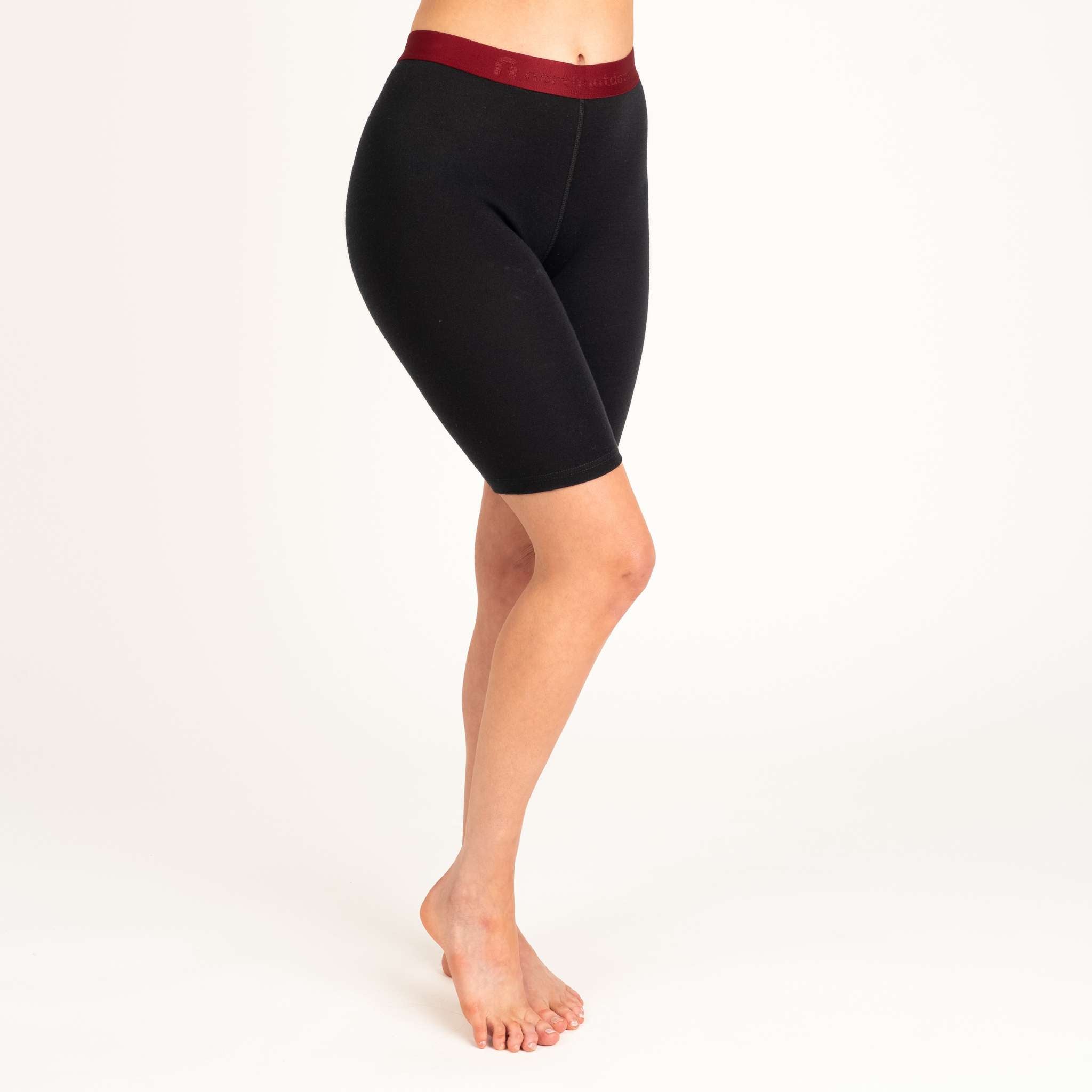 The model is 173 cm and wears size S.