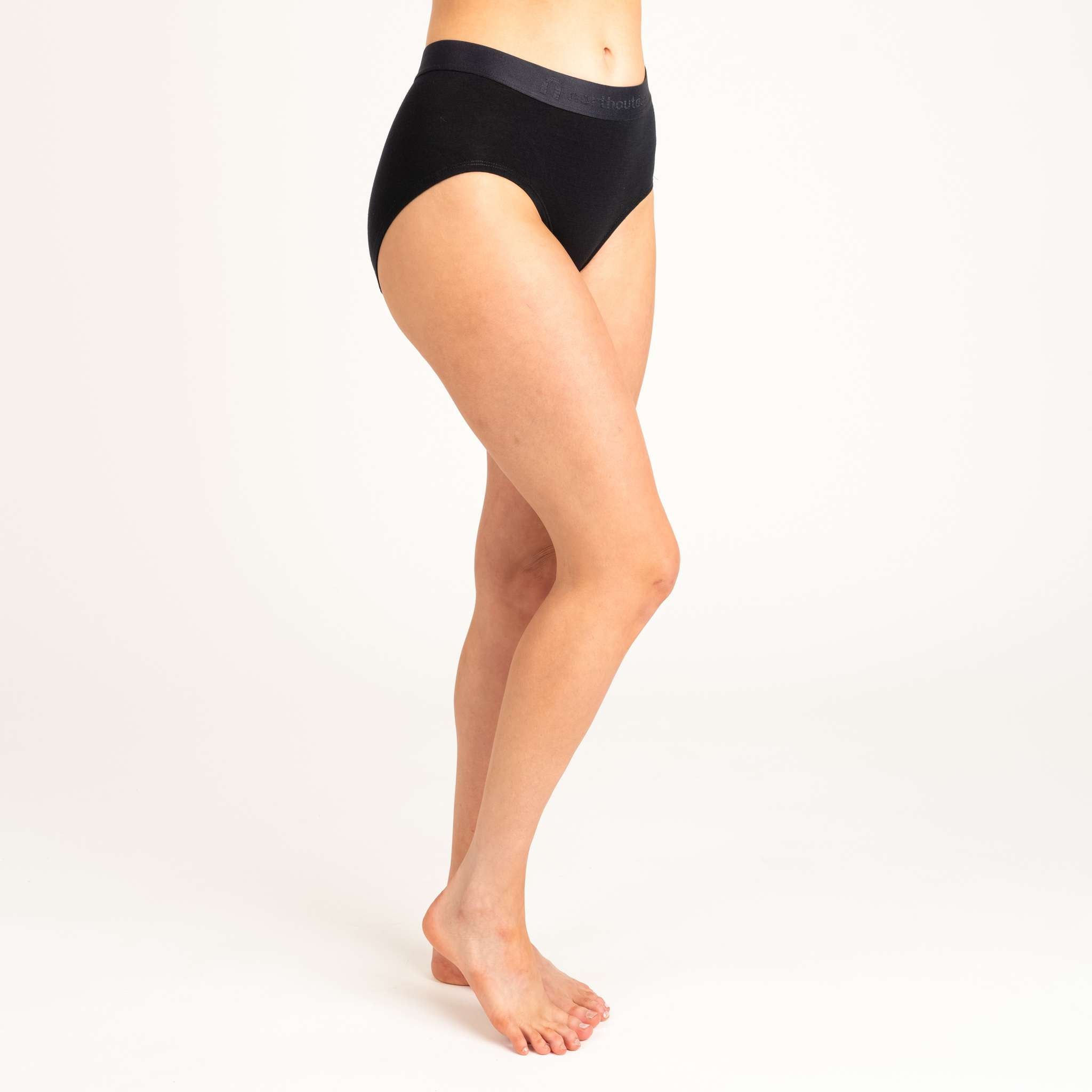 The model is 173 cm and wears size S.