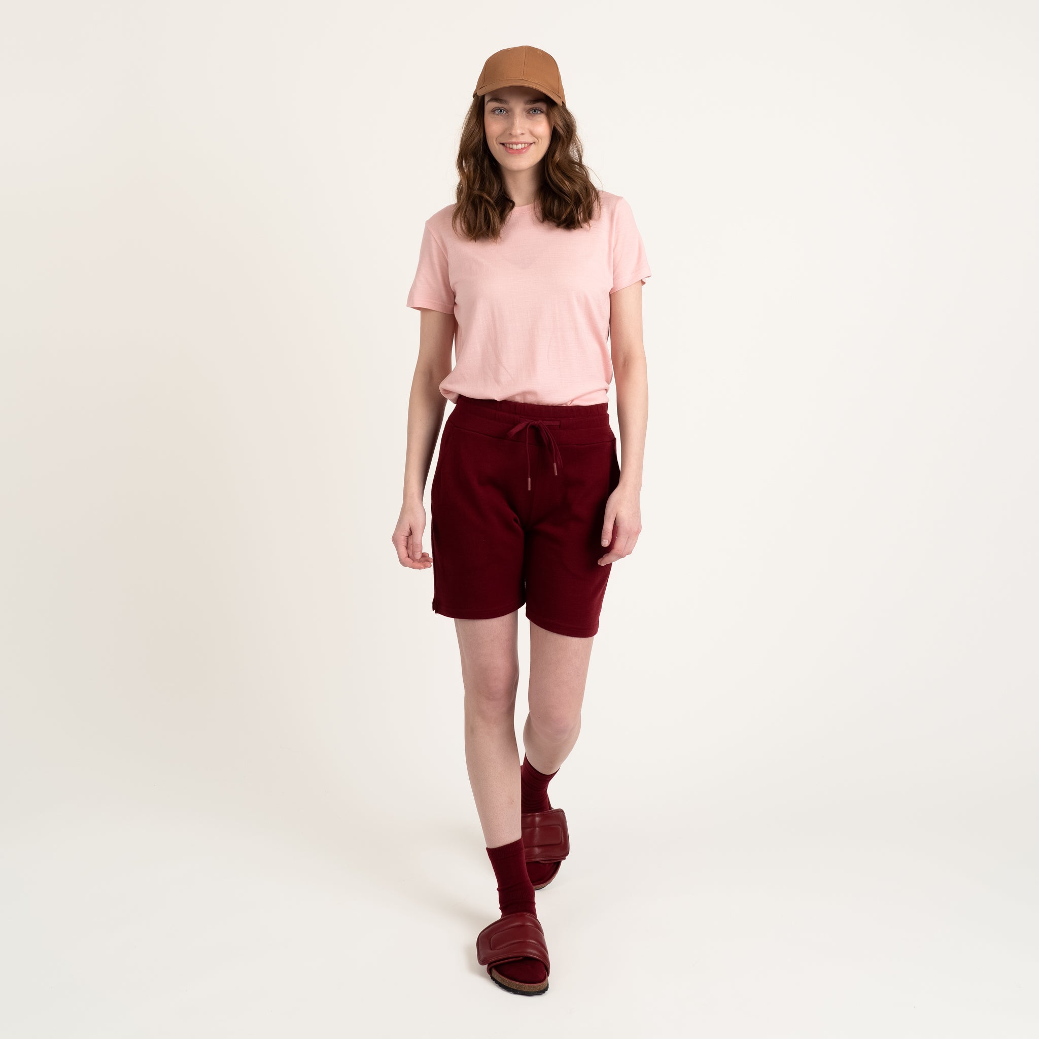 The model is 175 cm and wears size S.