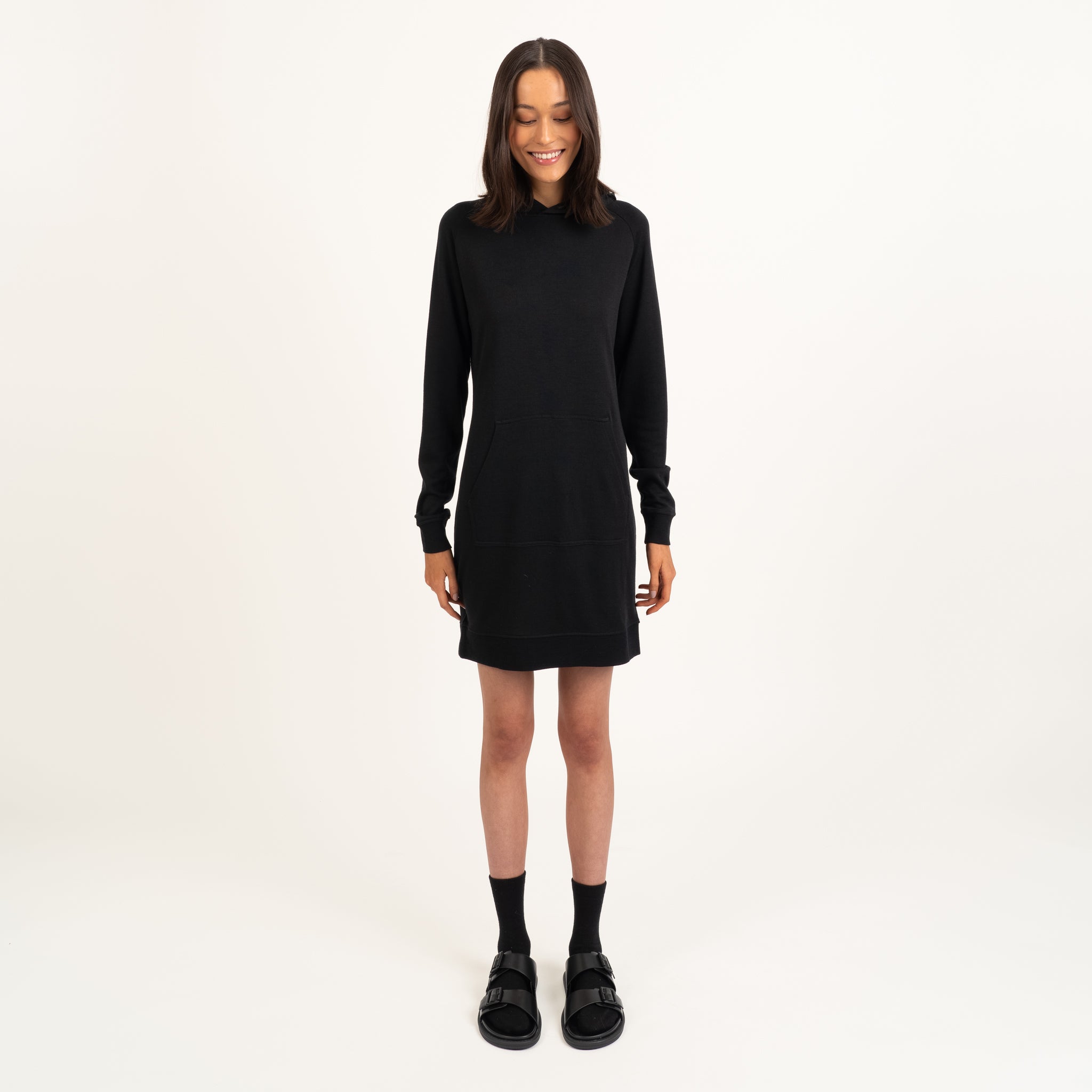 The model is 180 cm and wears size S.