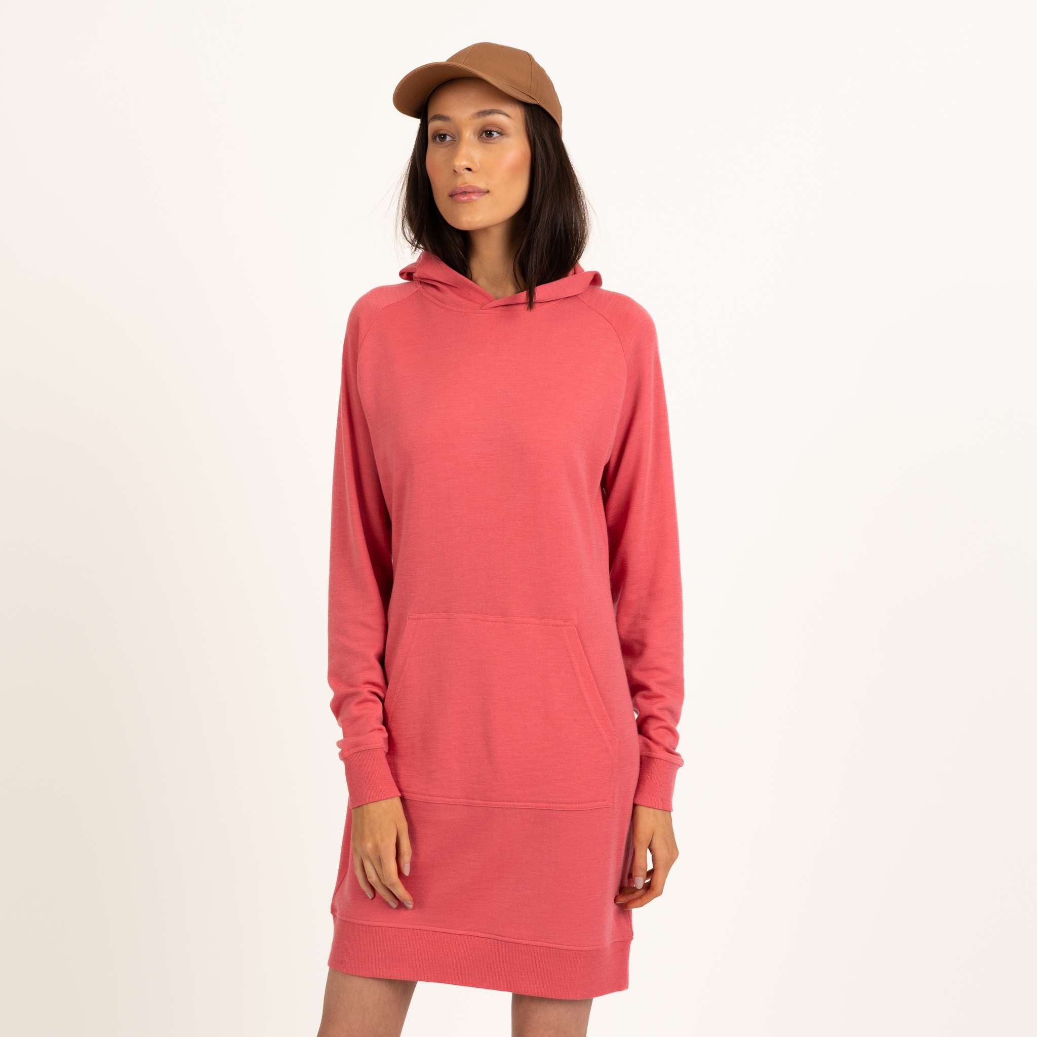 The model is 180 cm and wears size S.