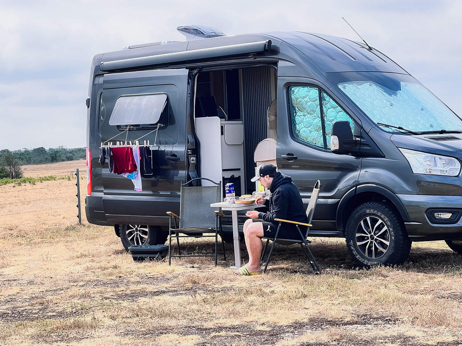 Vanlife - Retkeilyautolla Suomen Lapista Islantiin