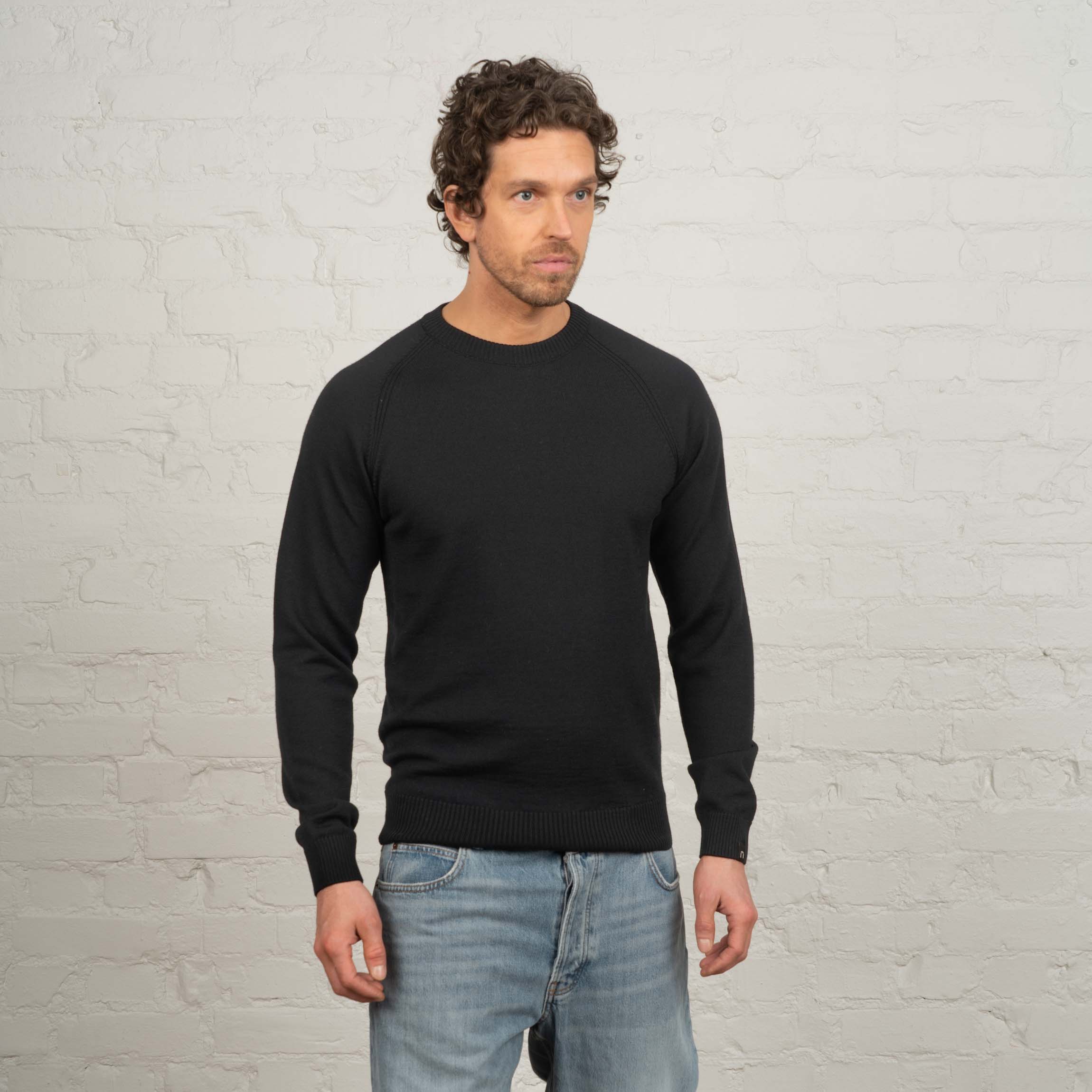 Hohka men's merino wool sweater