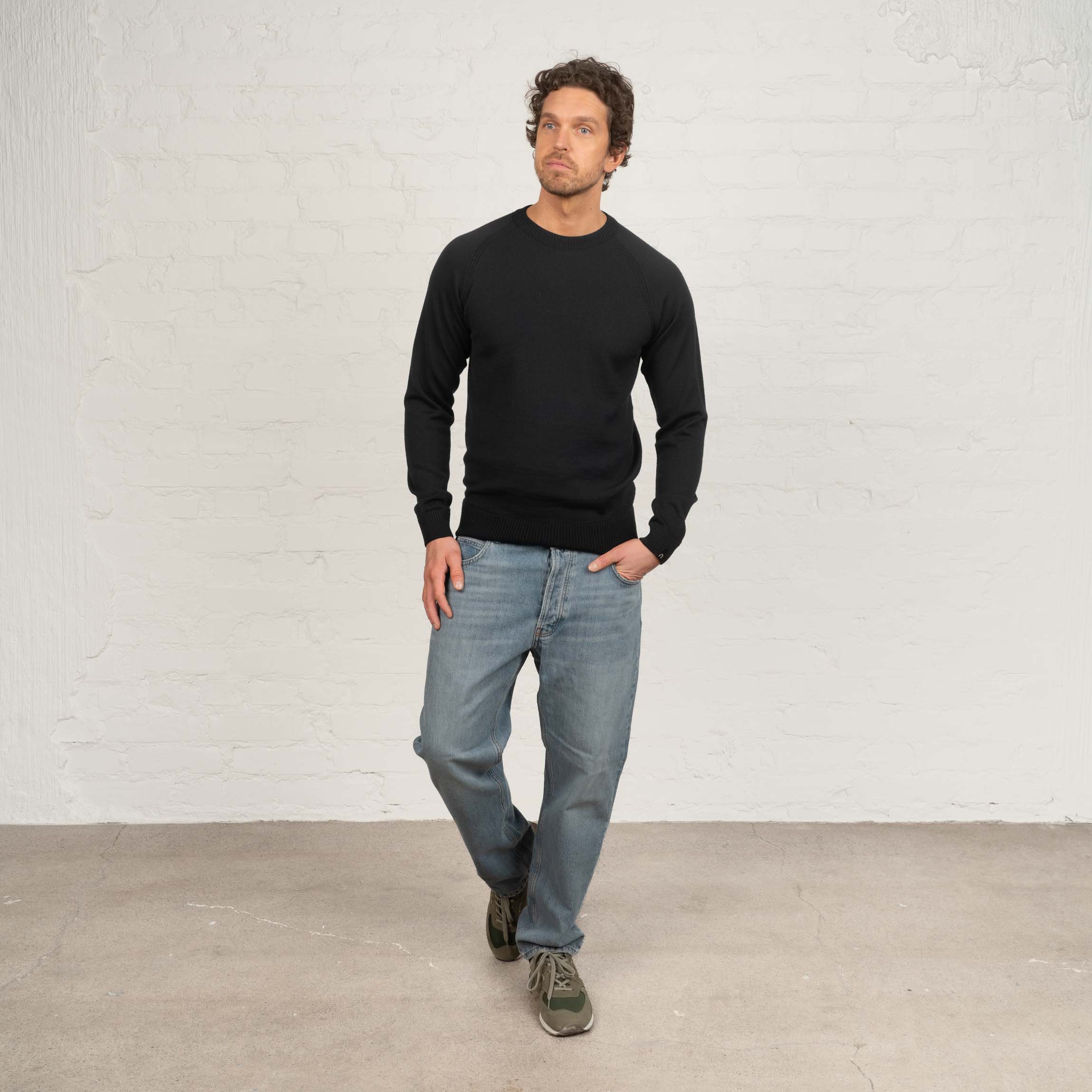 Hohka men's merino wool sweater