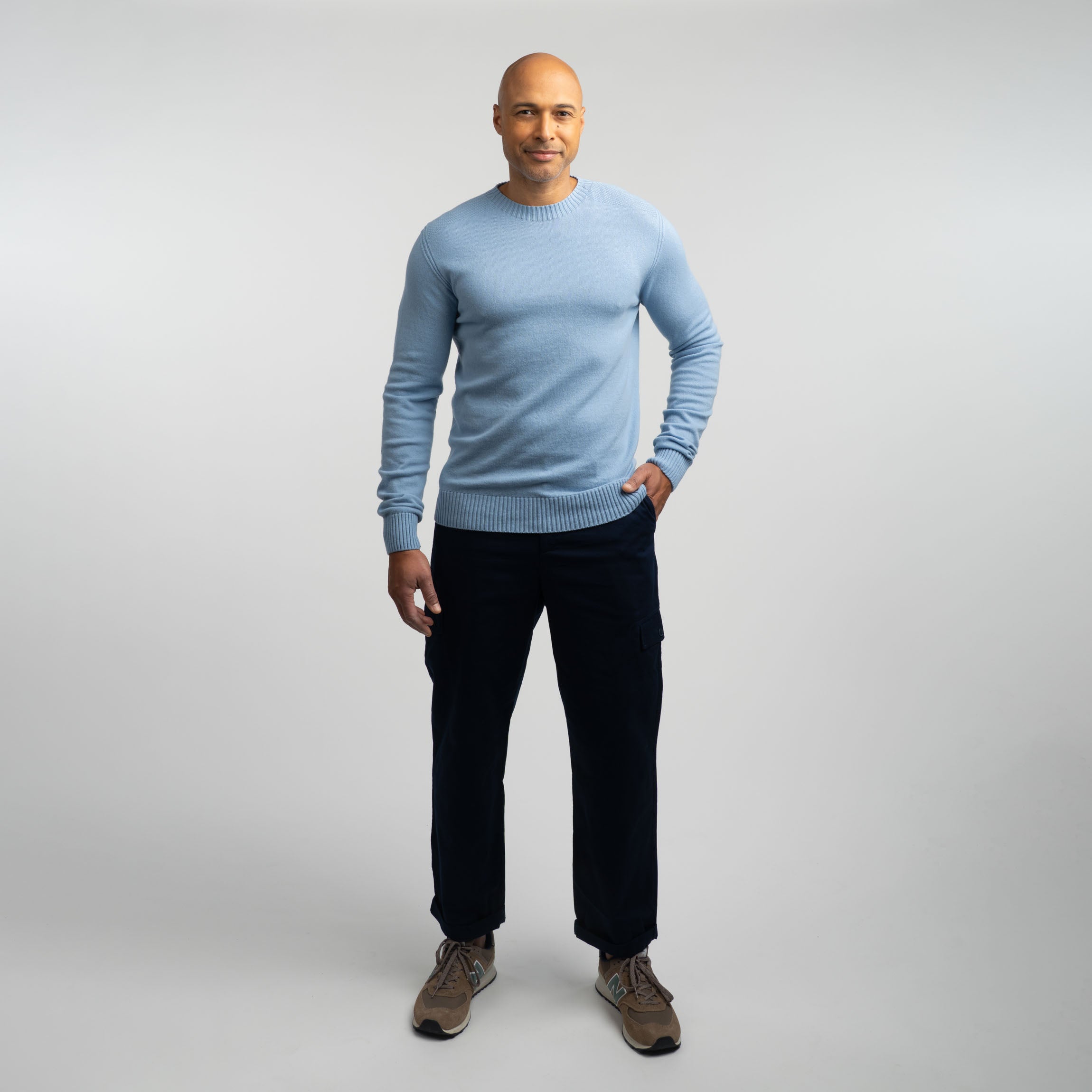 The model is 187 cm and wears size L.