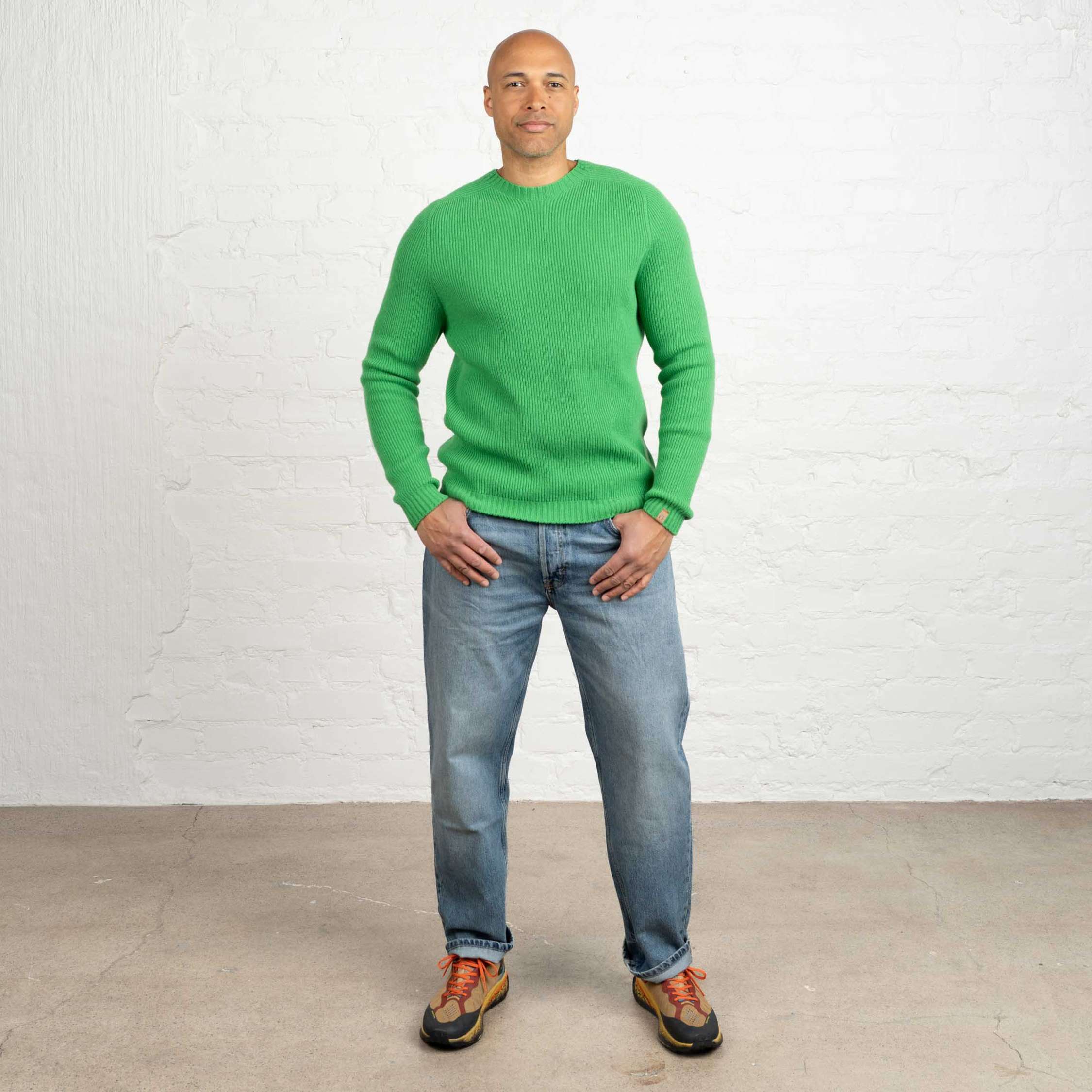 The model is 187 cm and wears size XL