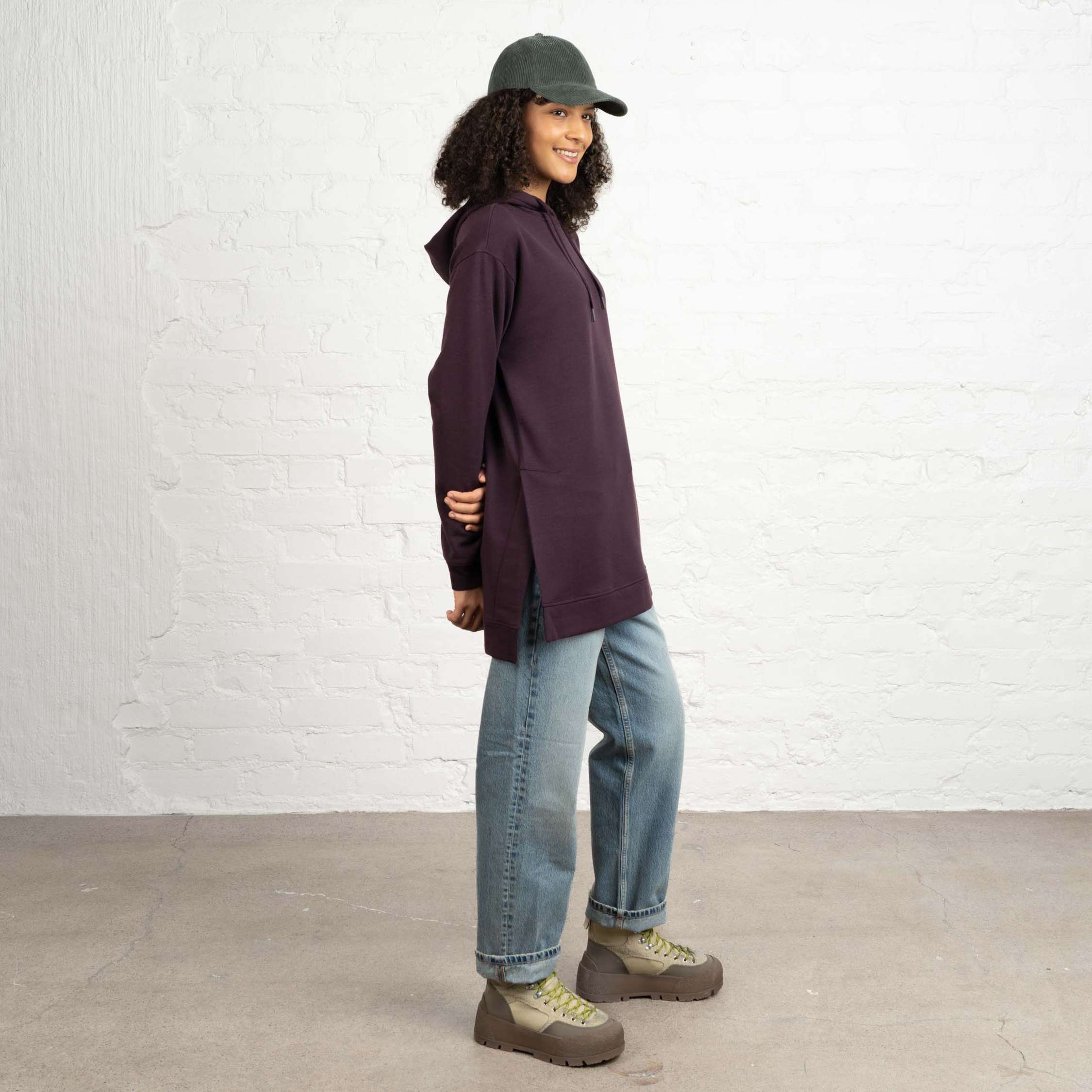 The model is 180 cm and wears size S.