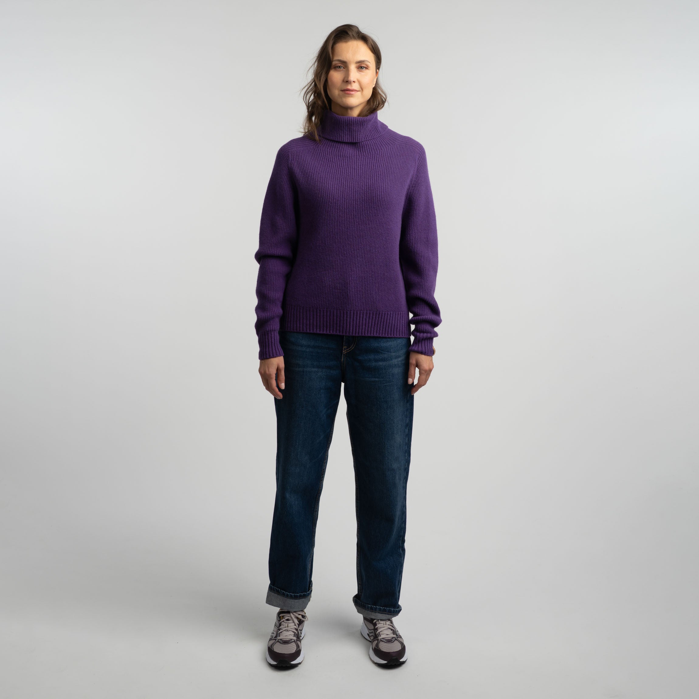 The model is 175 cm and wears size M.