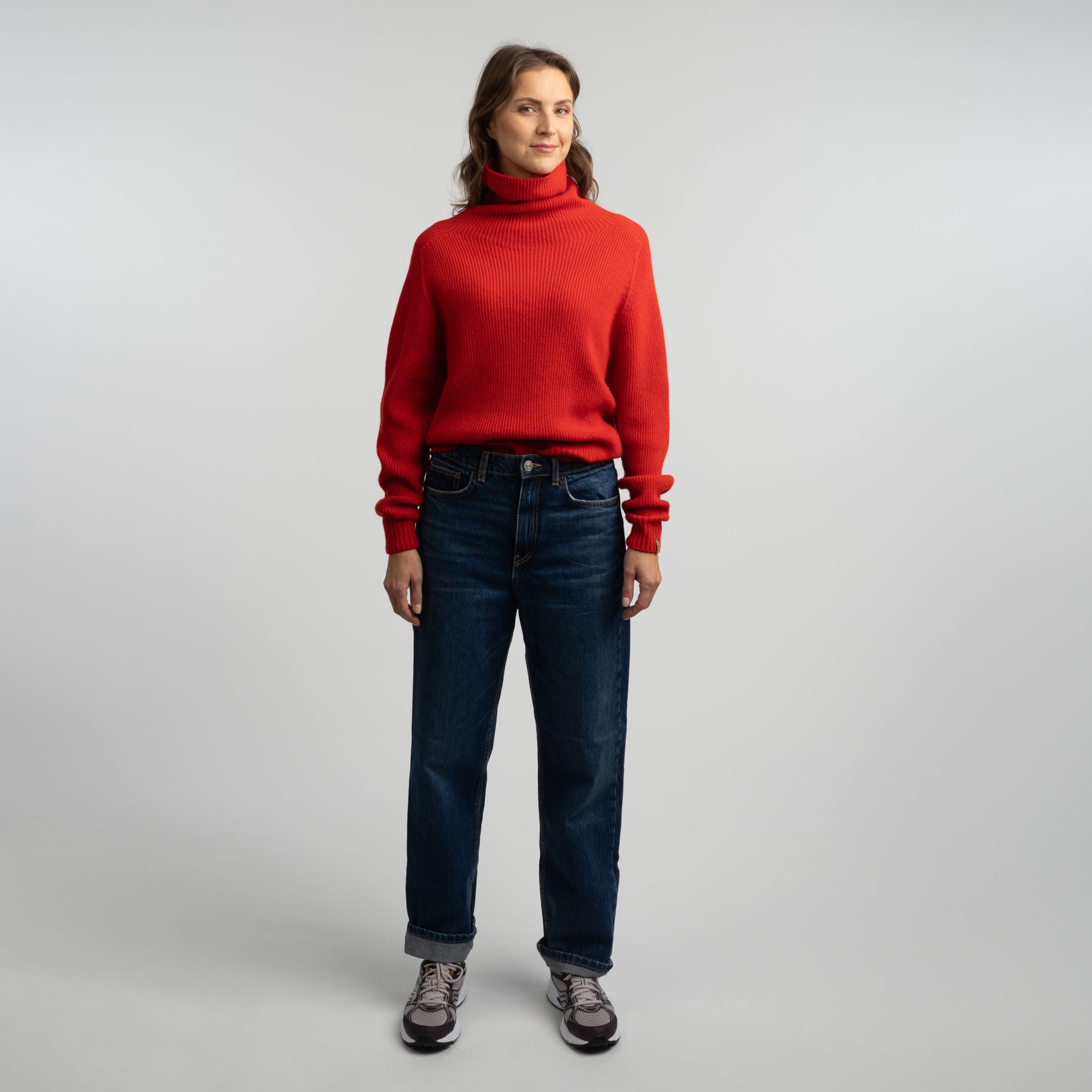 The model is 175 cm and wears size M.