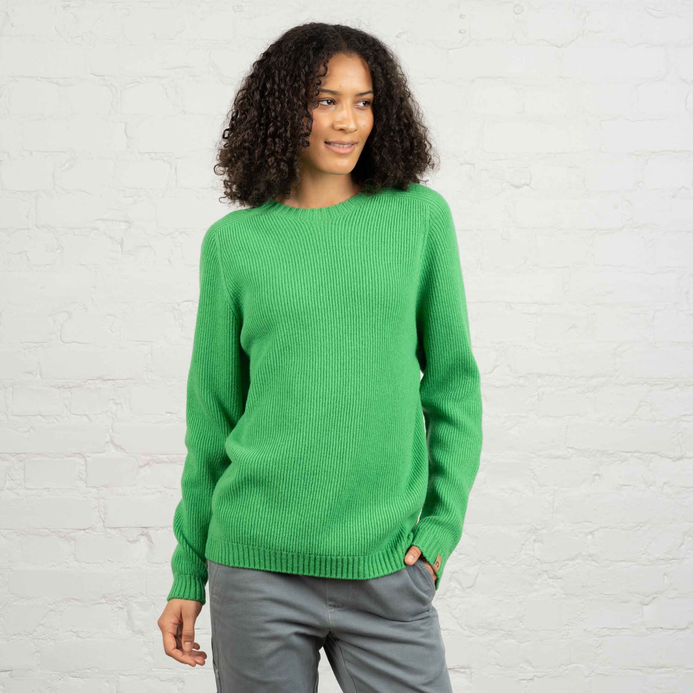 The model is 180 cm and wears size M.