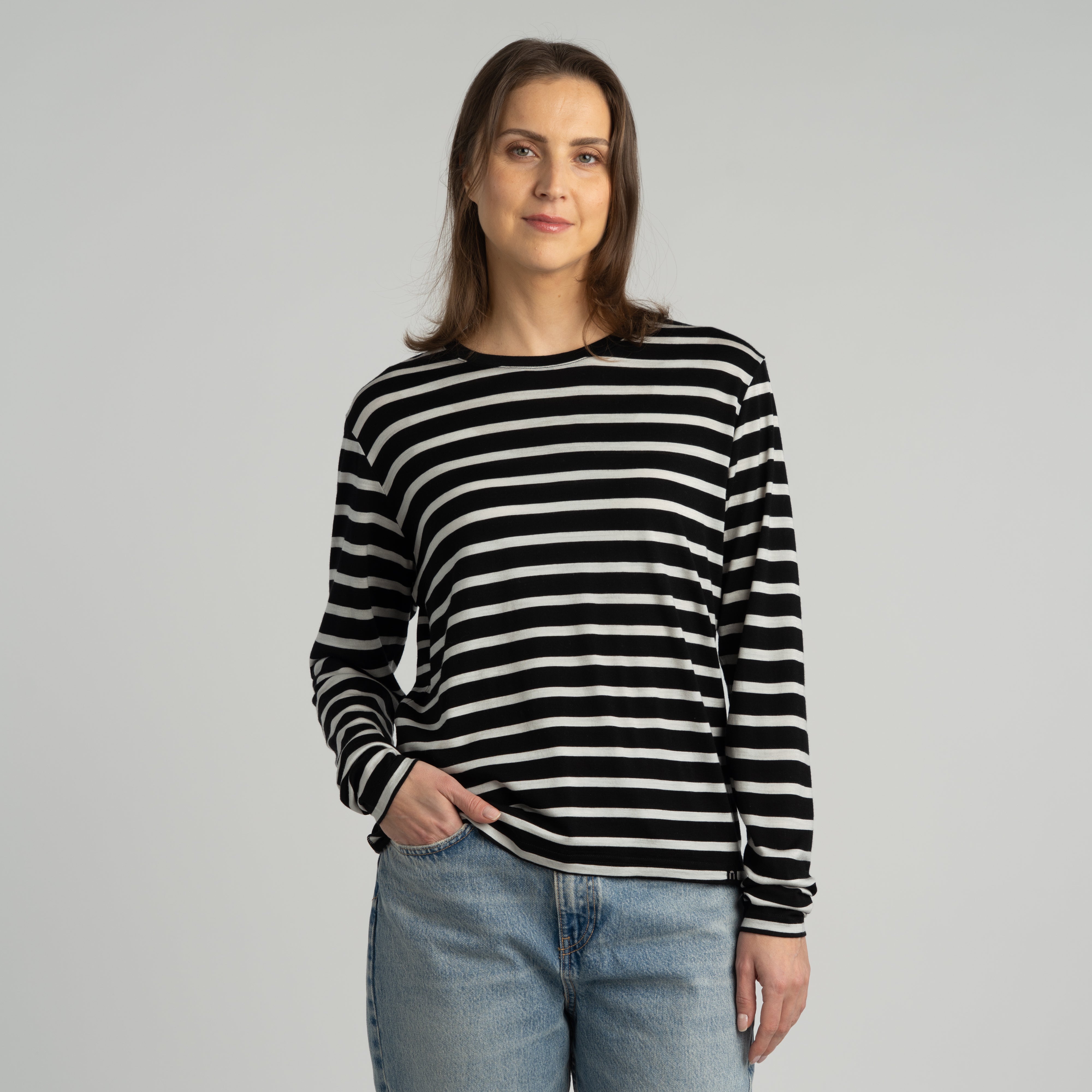 Leah t-shirt en mérinos à manches longues W - Noir | blanc naturel 