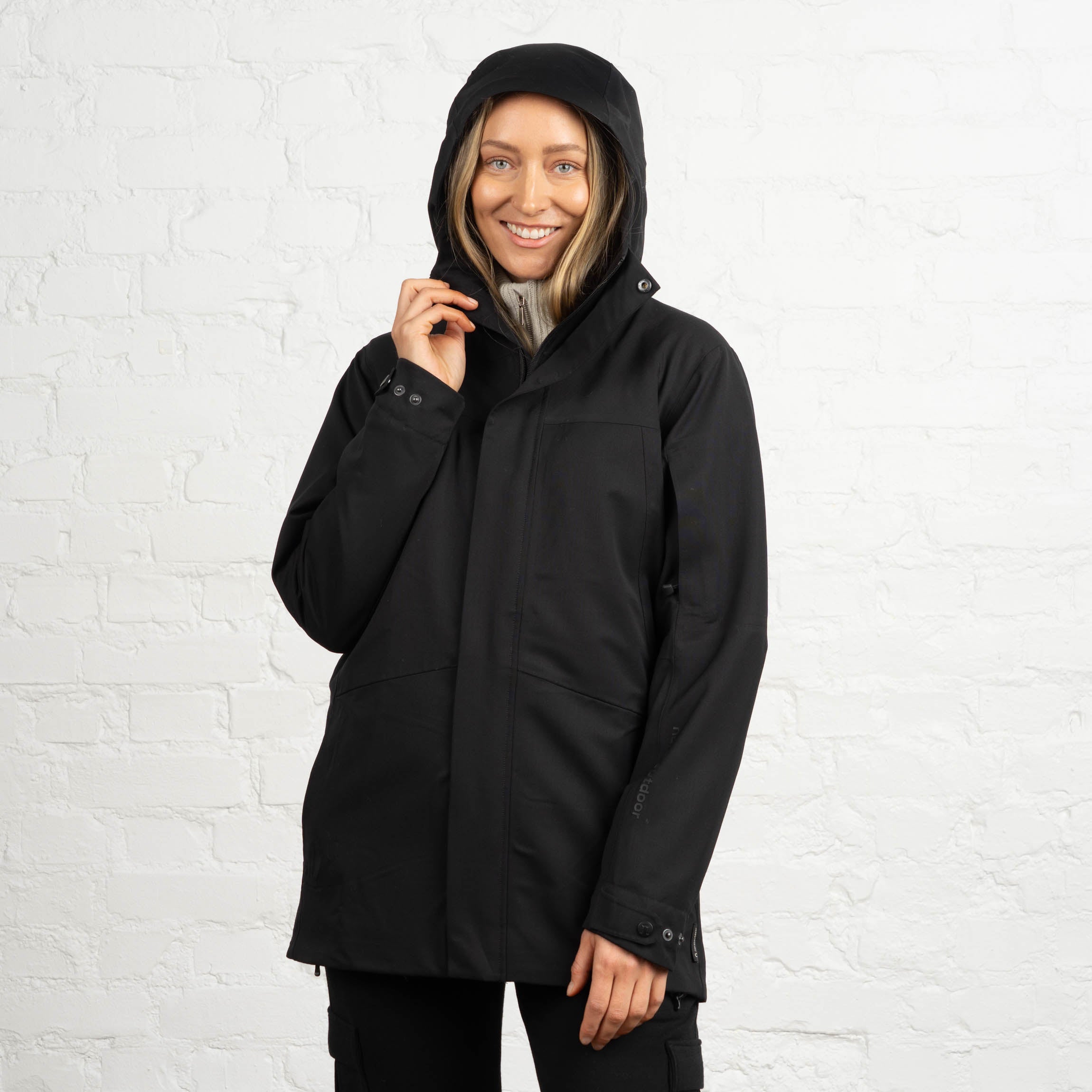 The model is 174 cm and wears size S.