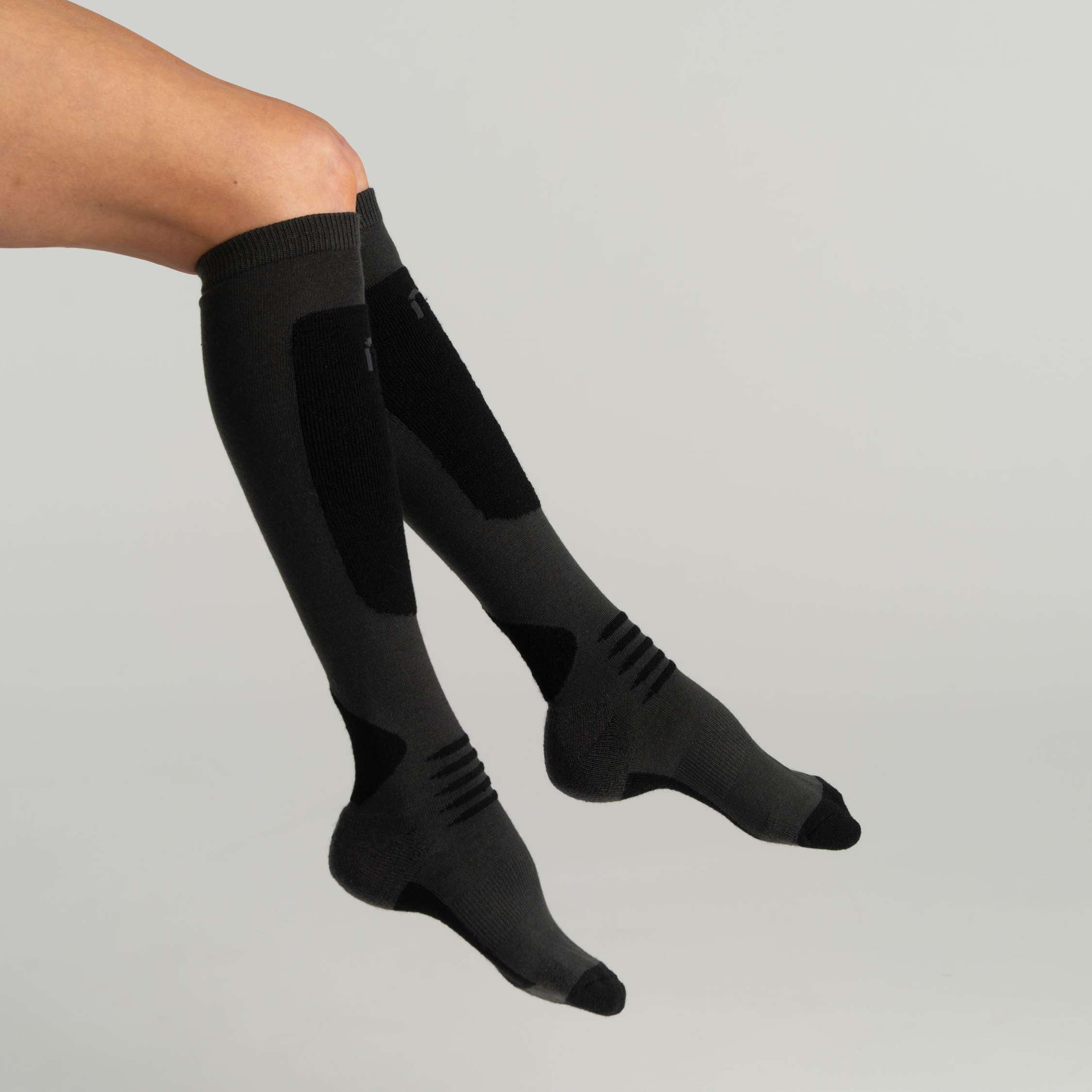 Intense pro merinoullsockor HIGH UNI - granitgrå | Svart 