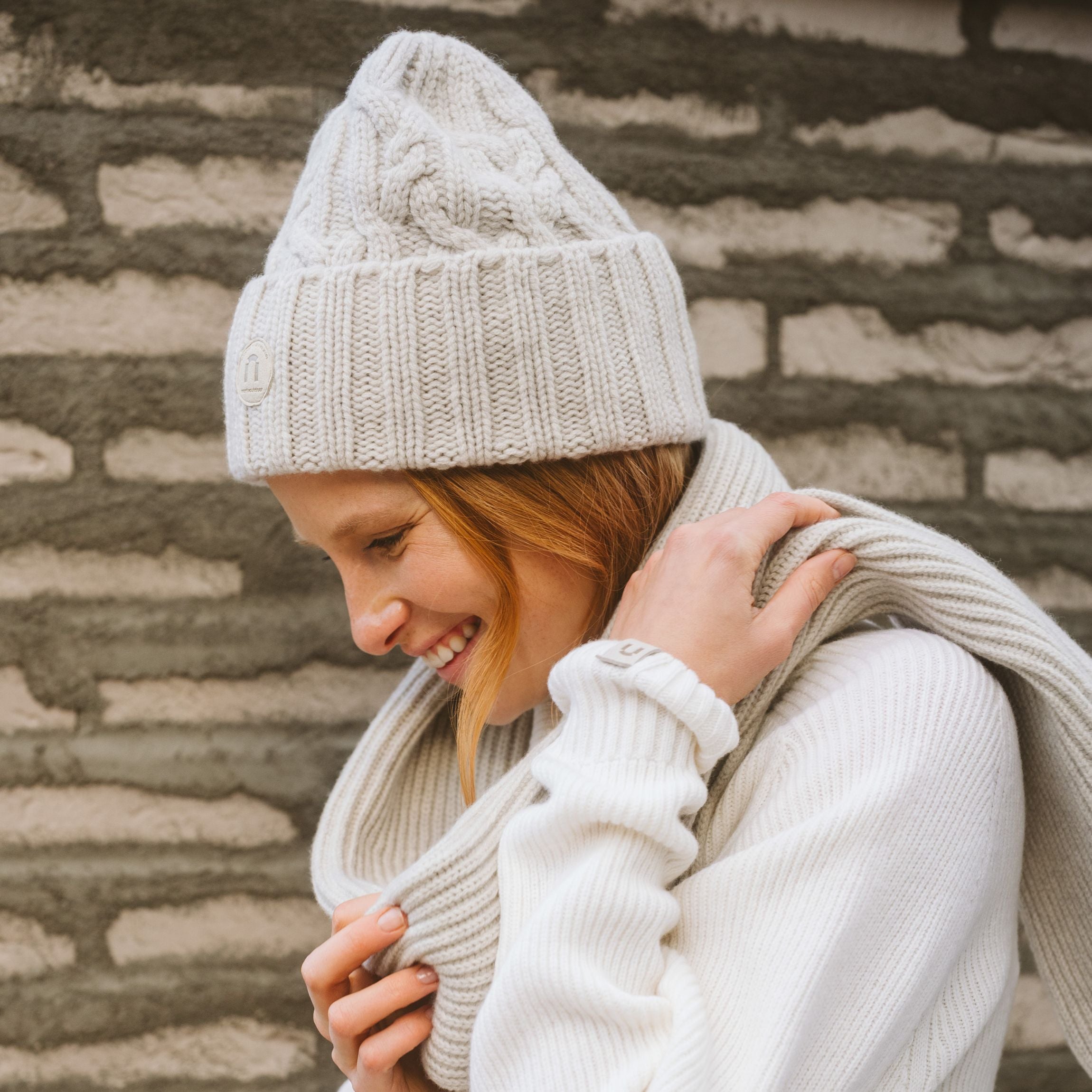 Nietos merinoull mössa - gröt grå