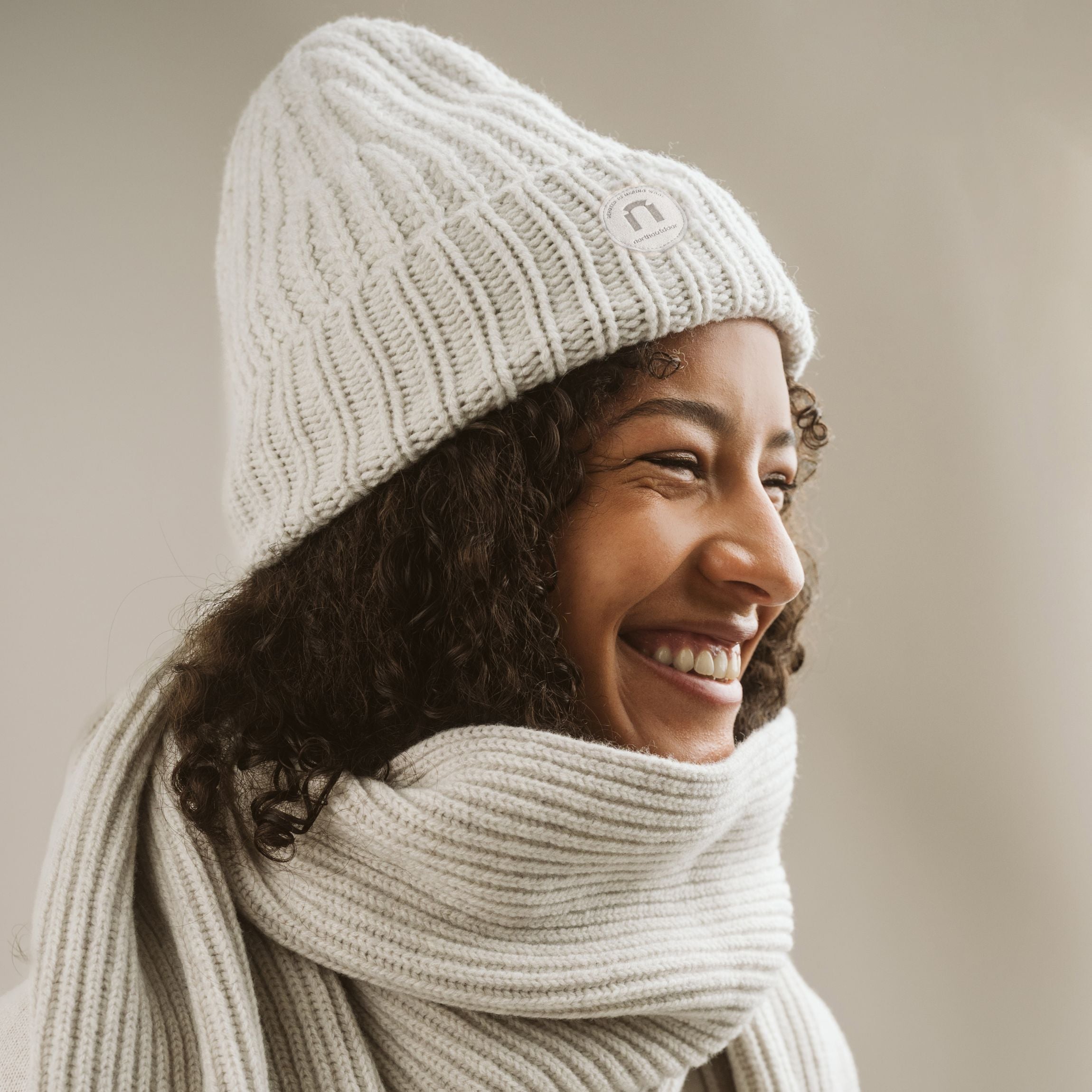 Klobouk z merino vlny Kaisla - kašmírově šedý 